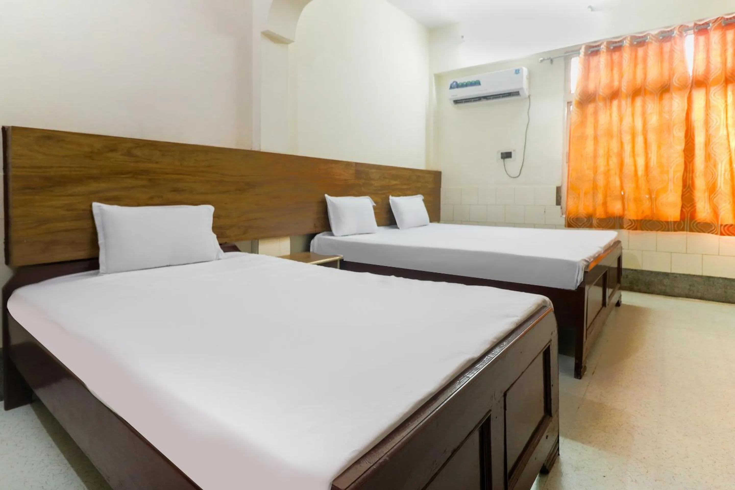 Bedroom, Bed in SPOT ON Hotel Anand Bhawan