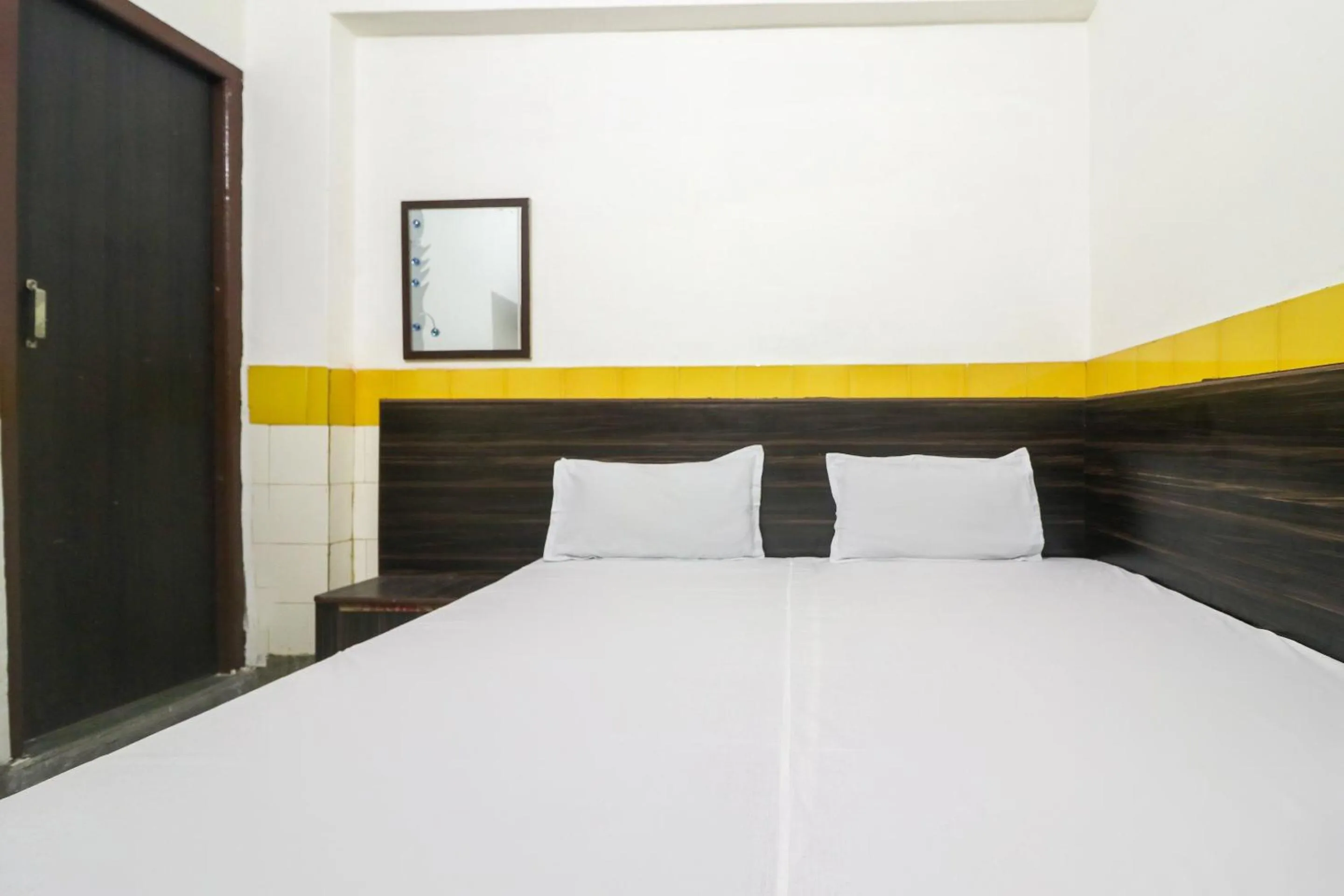 Bedroom in SPOT ON Hotel Anand Bhawan