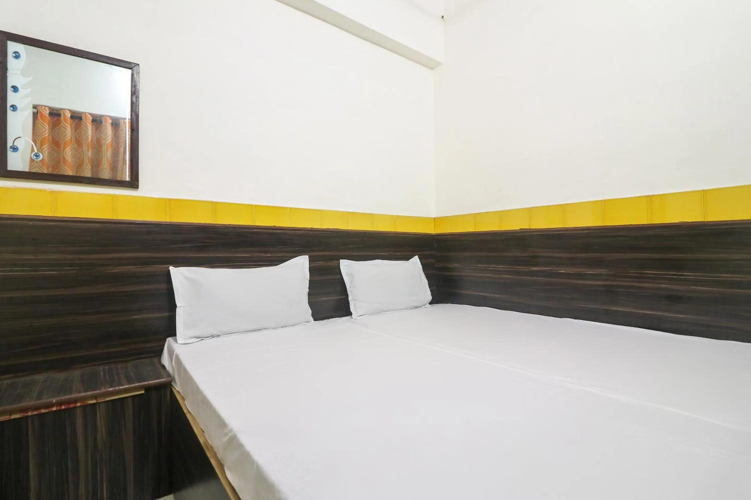 Facade/entrance in SPOT ON Hotel Anand Bhawan