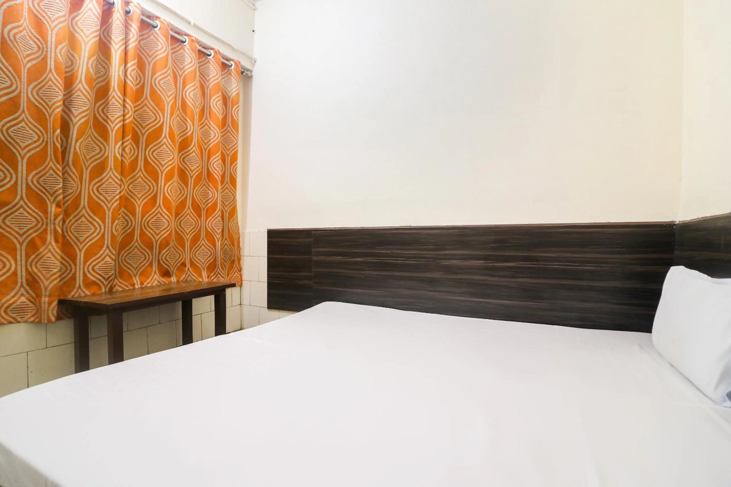 Bedroom, Bed in SPOT ON Hotel Anand Bhawan