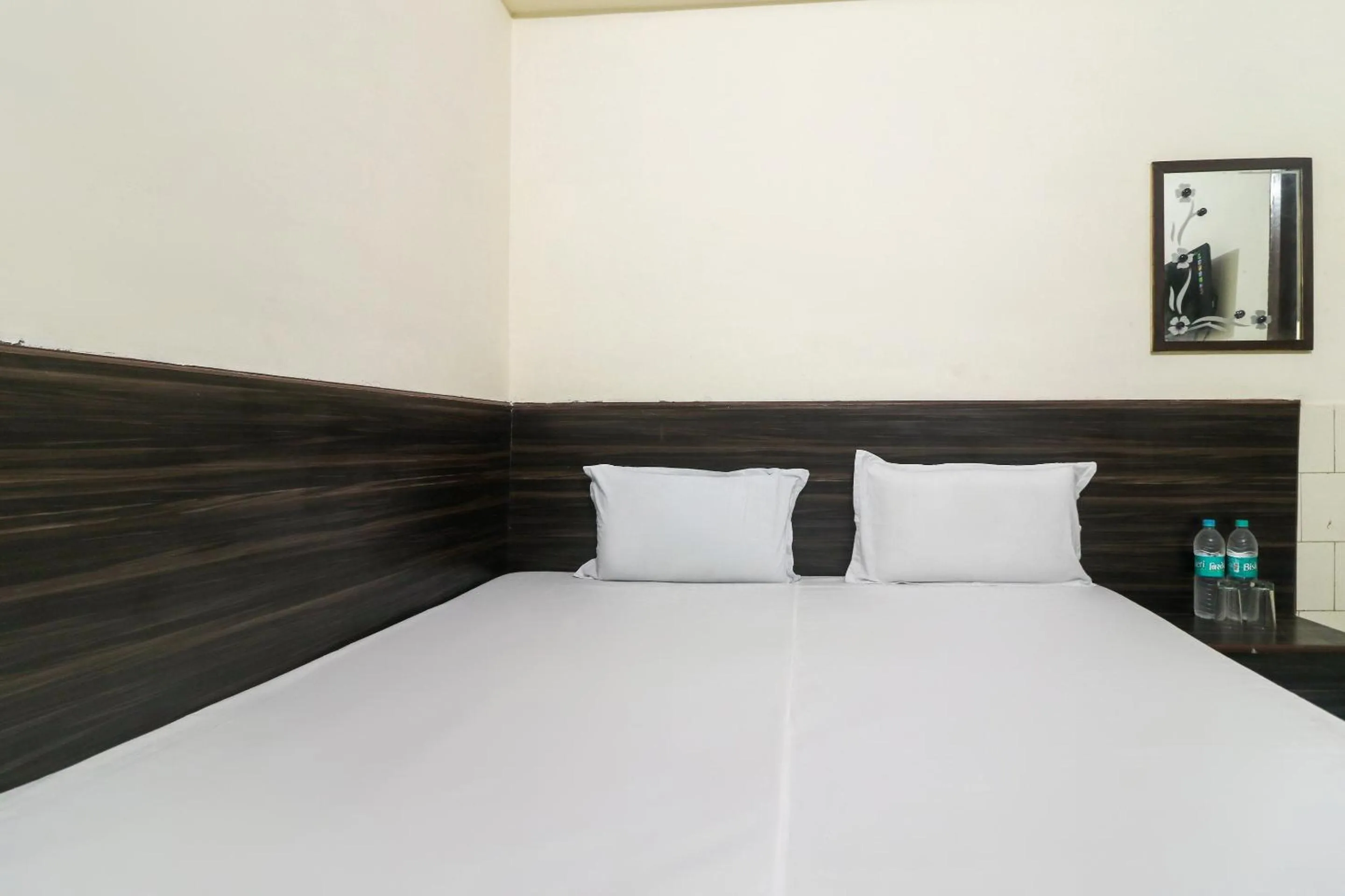 Bedroom, Bed in SPOT ON Hotel Anand Bhawan
