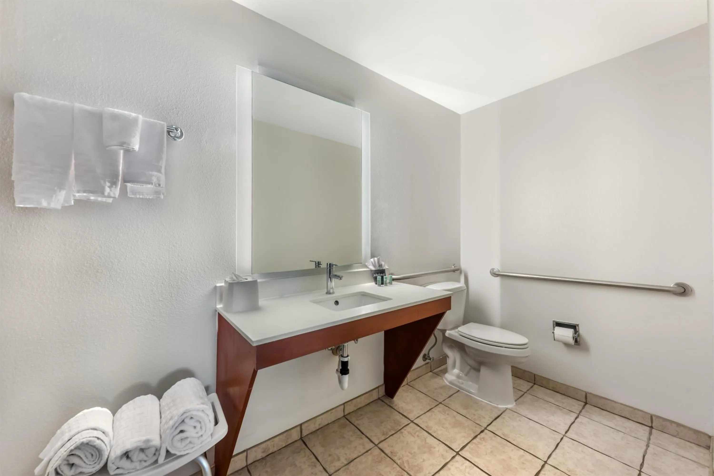 Bathroom in Best Western Dos Rios