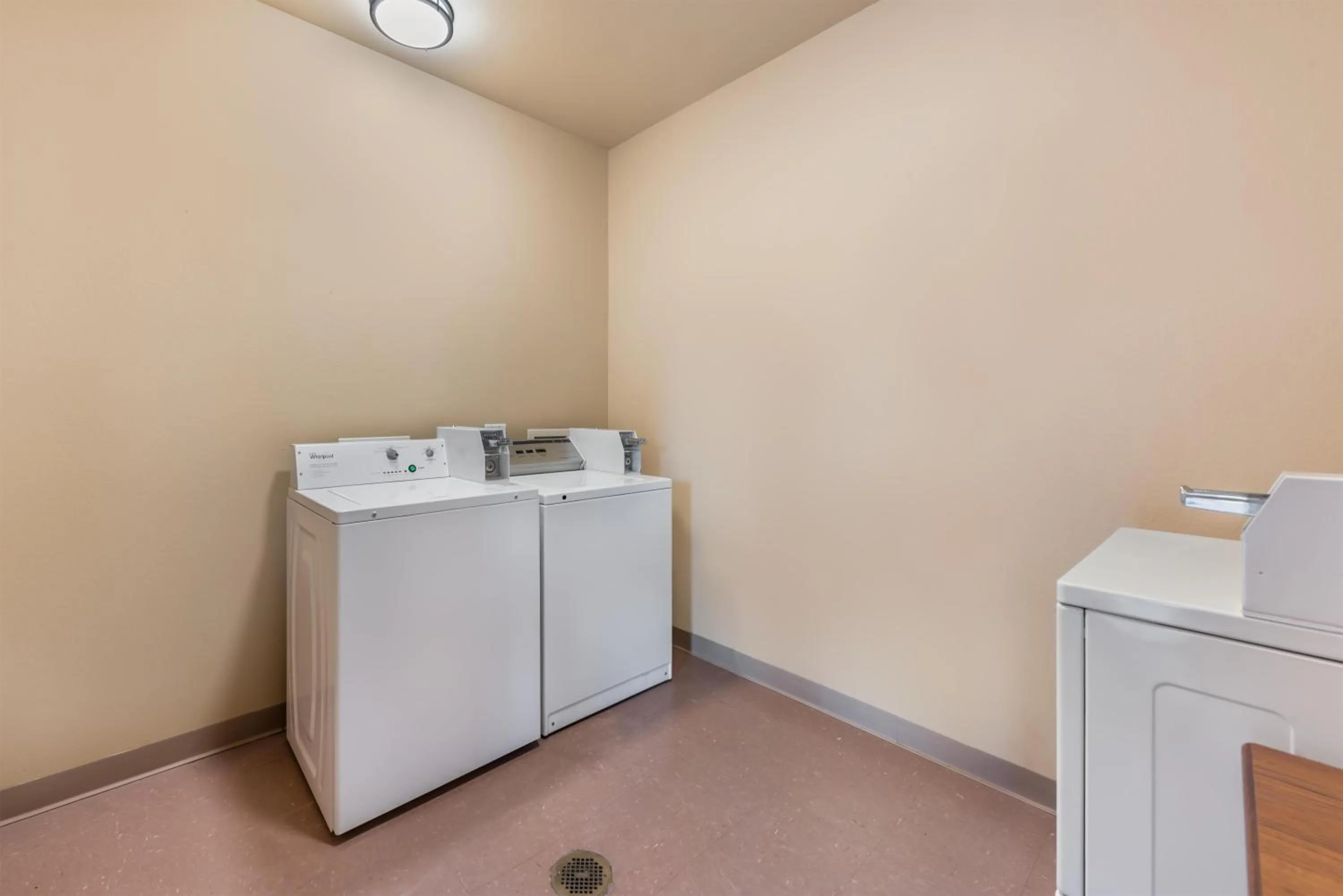 laundry in Best Western Dos Rios