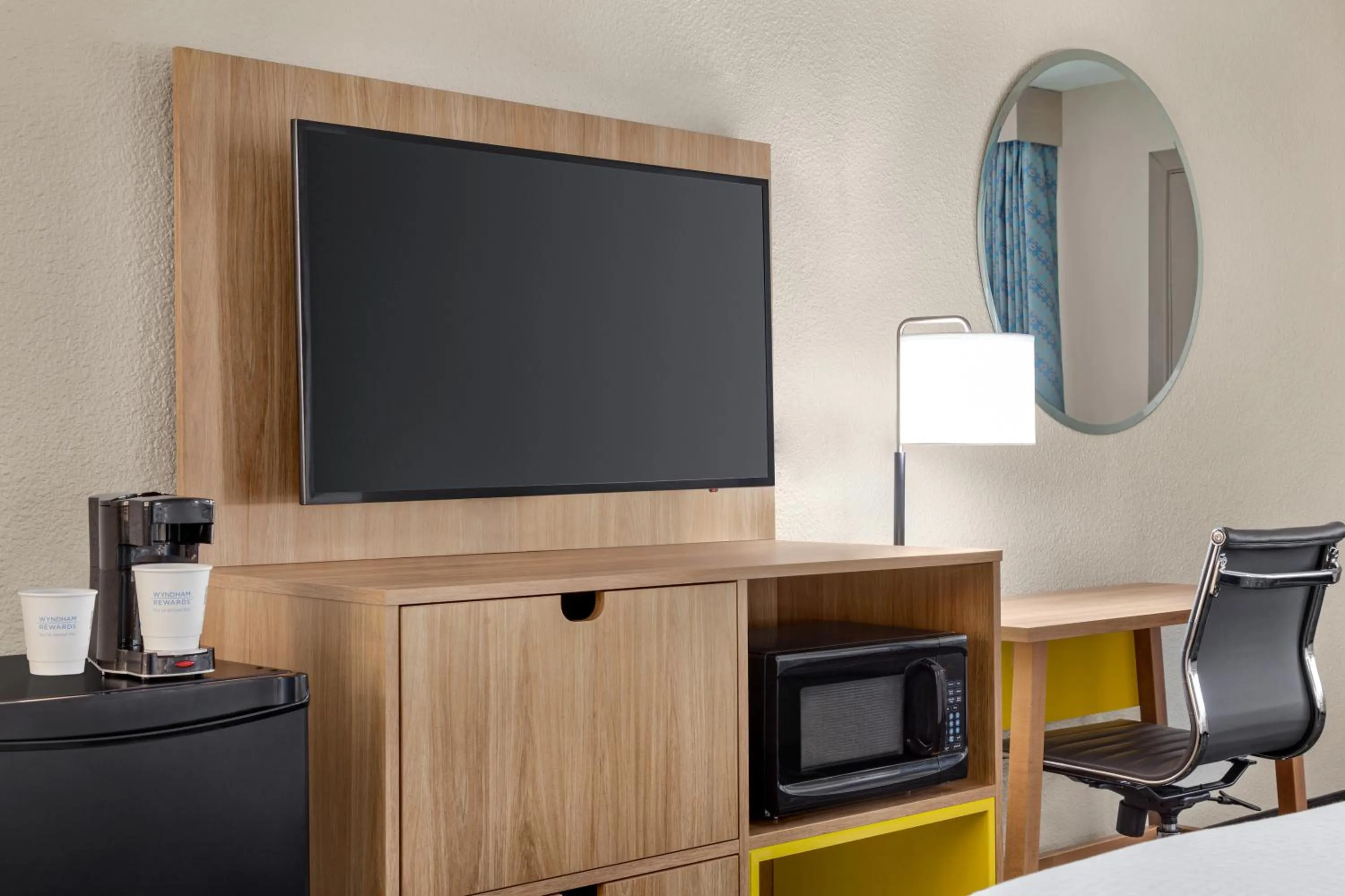 Days Inn by Wyndham Paris