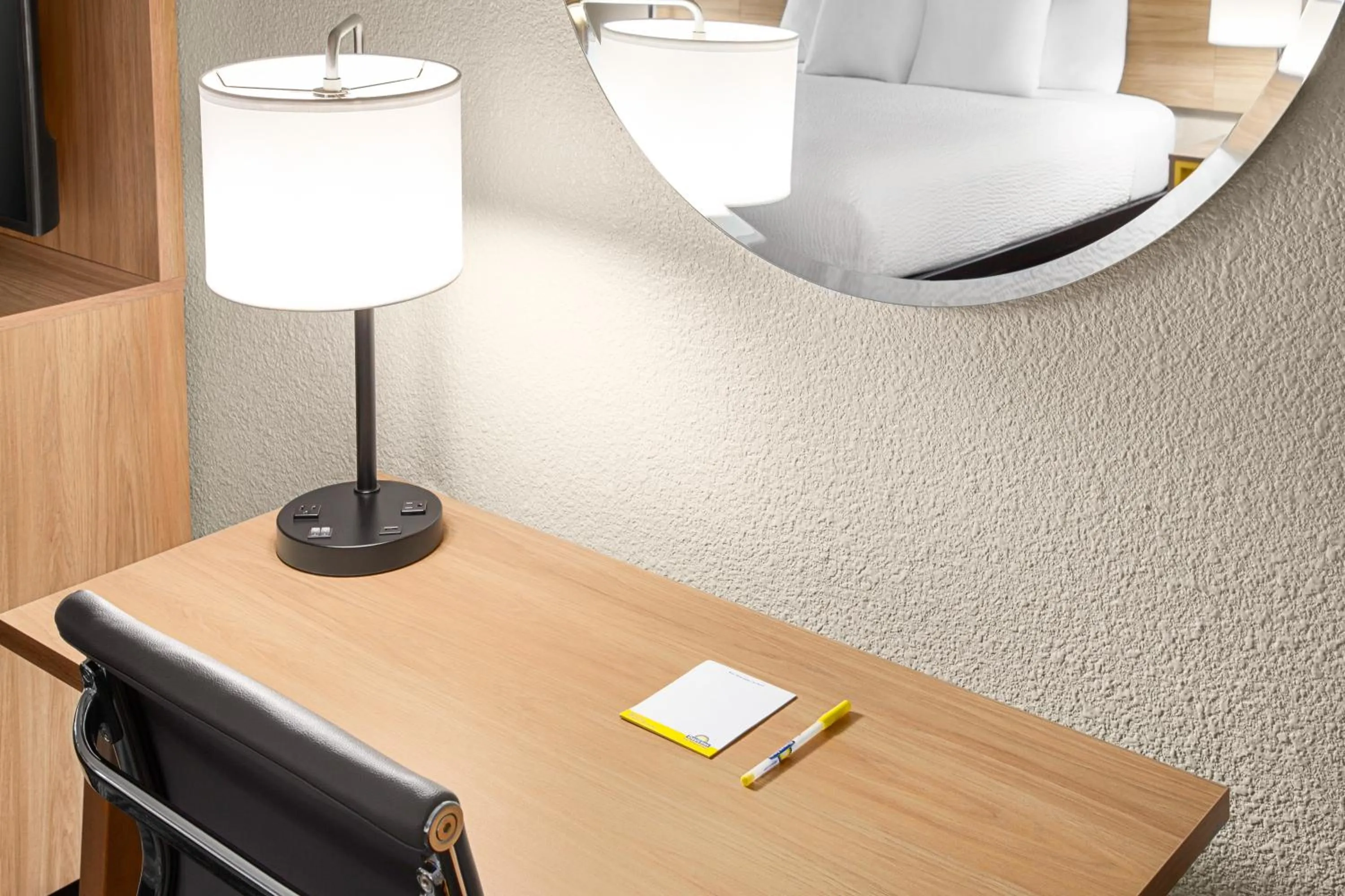 Days Inn by Wyndham Paris