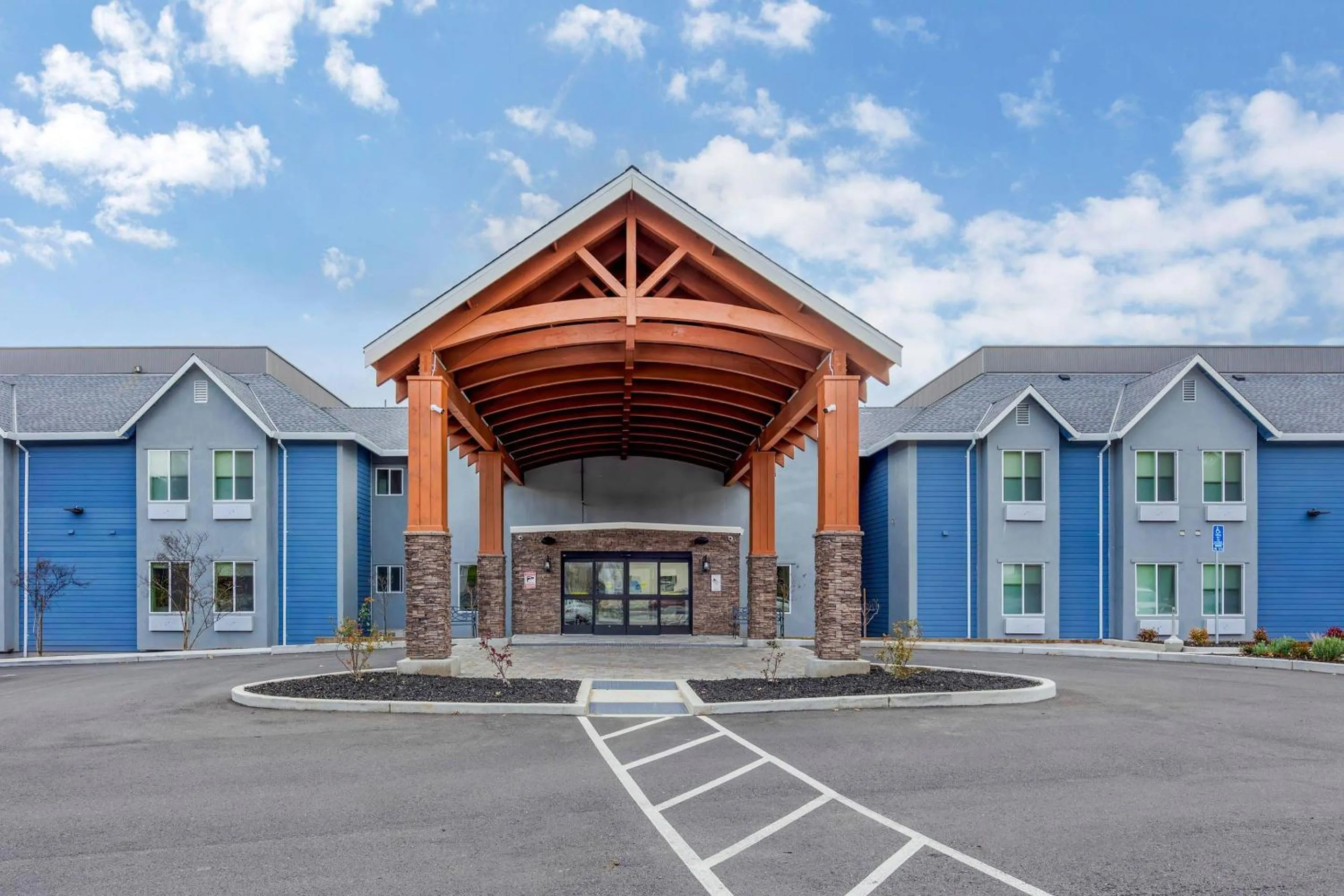 Property building in Kiota Inn & Event Center Sutter Creek, an Ascend Collection Hotel
