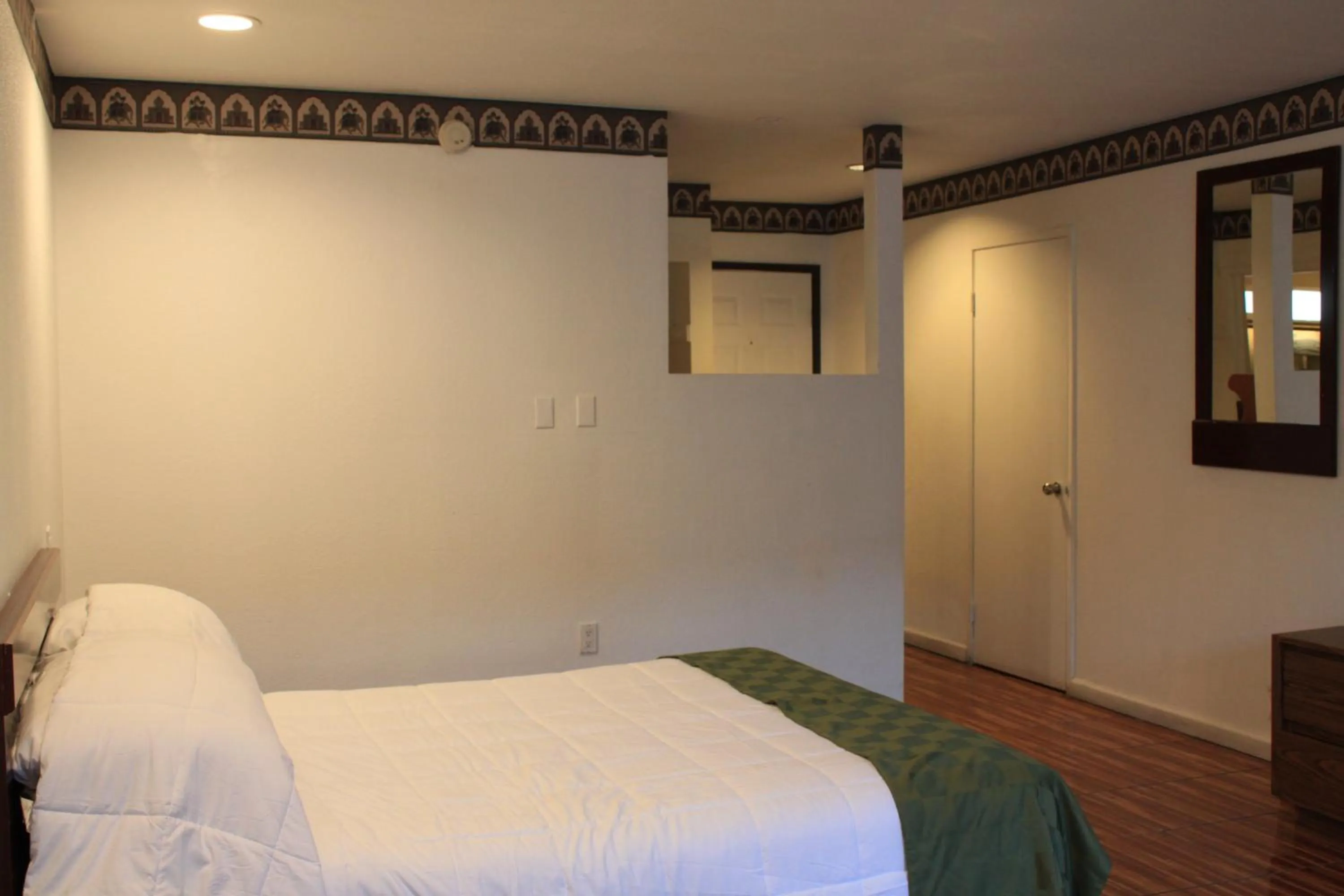 Photo of the whole room, Bed in Menifee Inn
