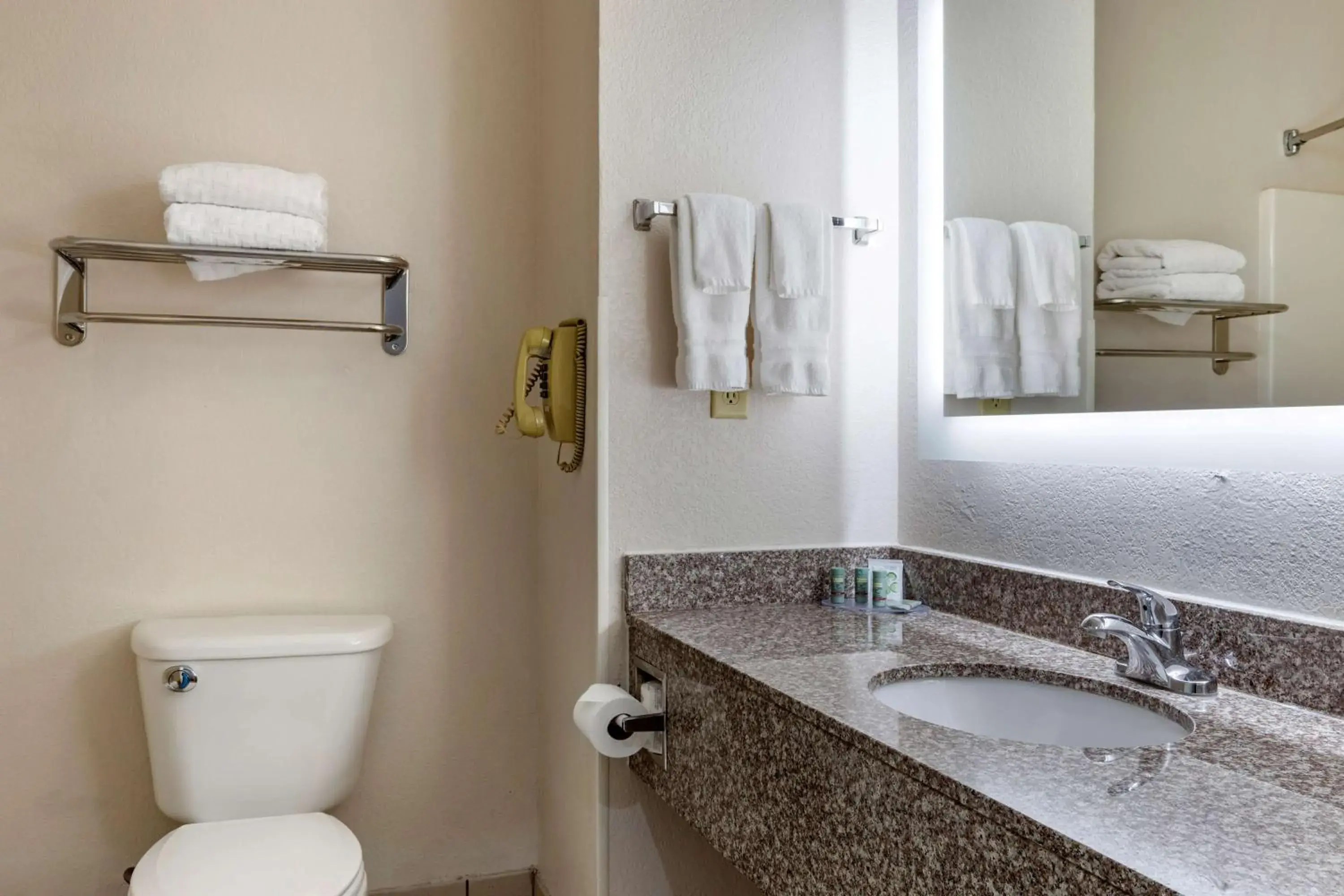 Queen Room in Best Western Palo Duro Canyon Inn & Suites Queen Room in Best Western Palo Duro Canyon Inn & Suites