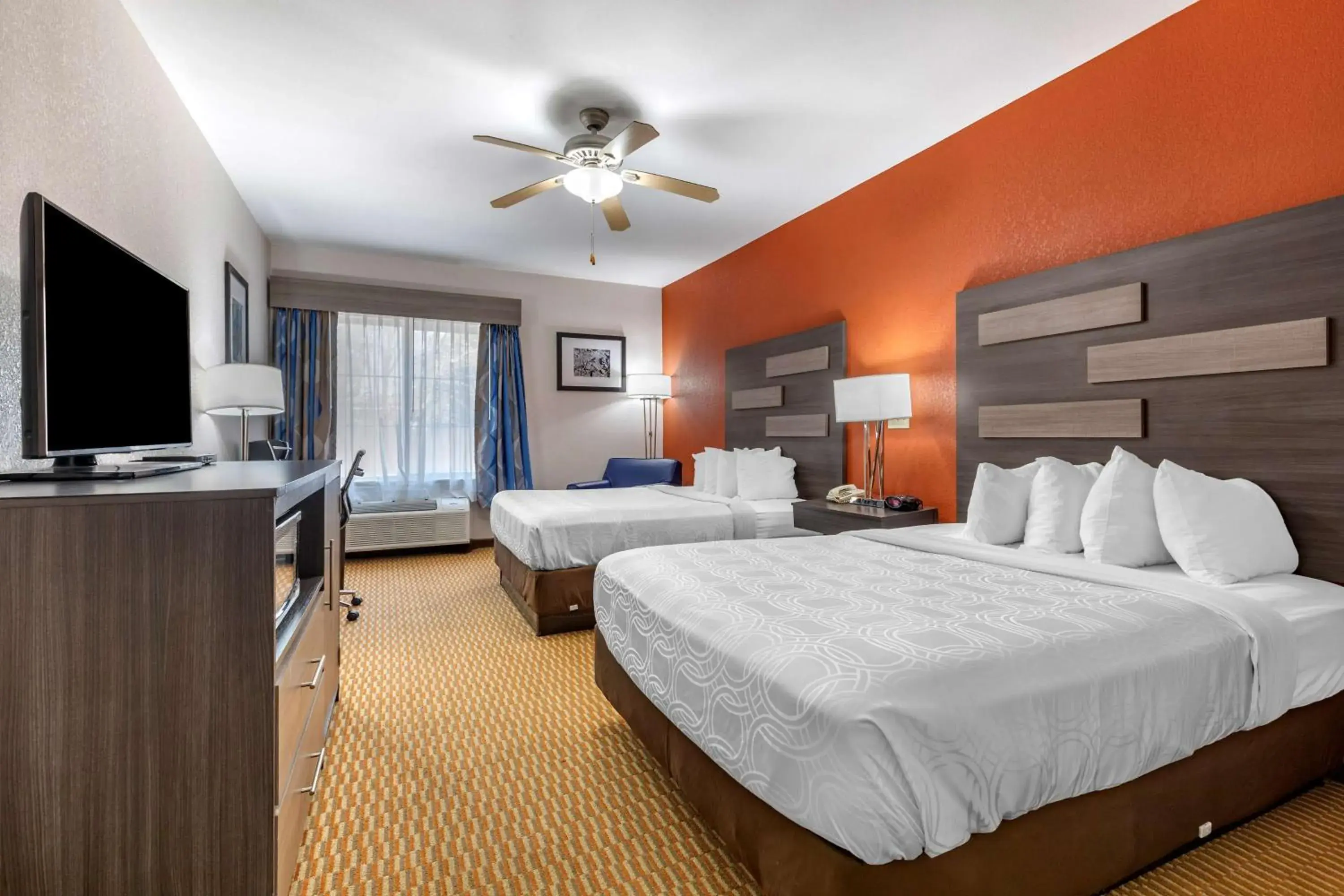 Queen Room with Roll-In Shower - Disability Access/Non-Smoking in Best Western Palo Duro Canyon Inn & Suites Queen Room with Roll-In Shower - Disability Access/Non-Smoking in Best Western Palo Duro Canyon Inn & Suites