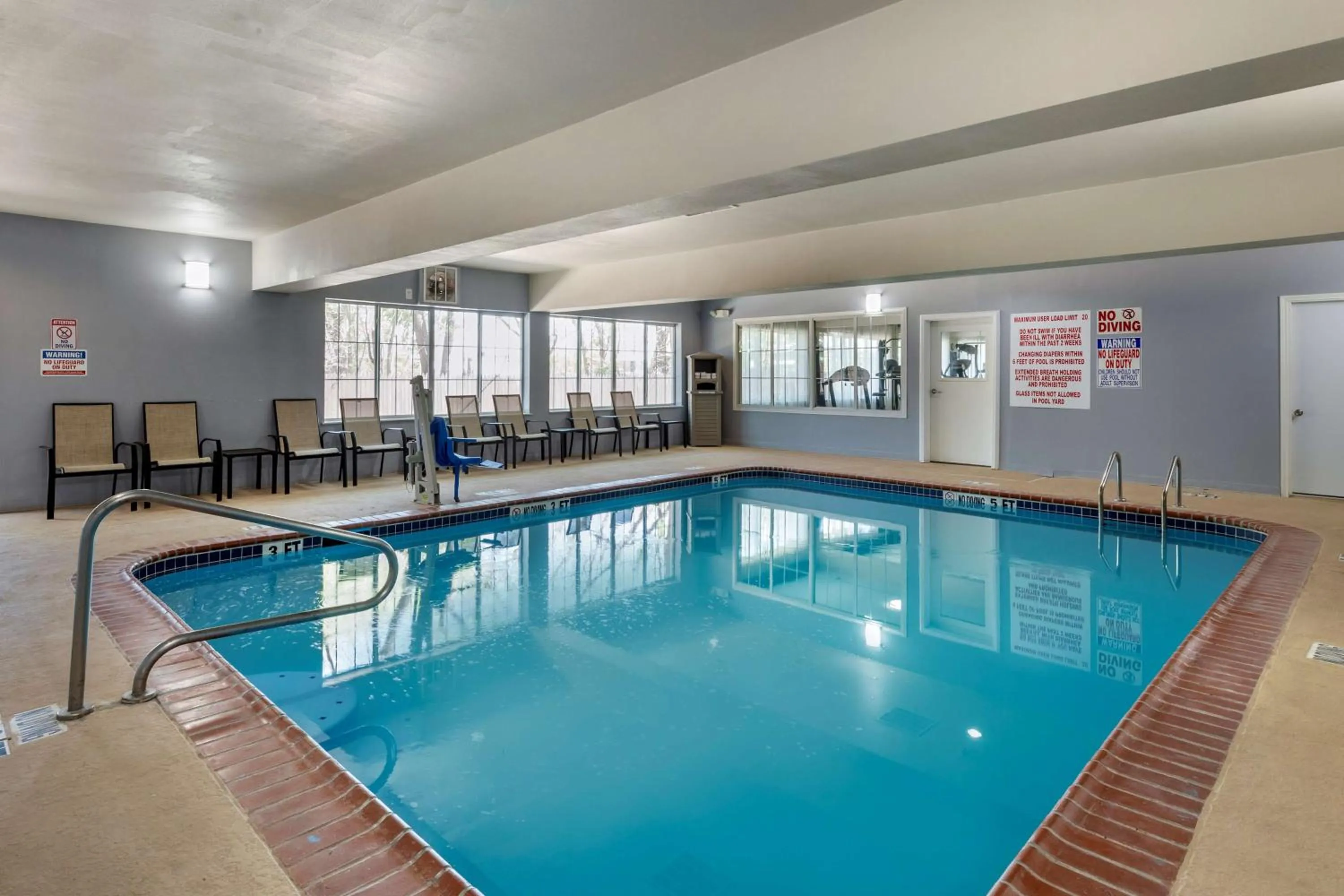 Pool view in Best Western Palo Duro Canyon Inn & Suites