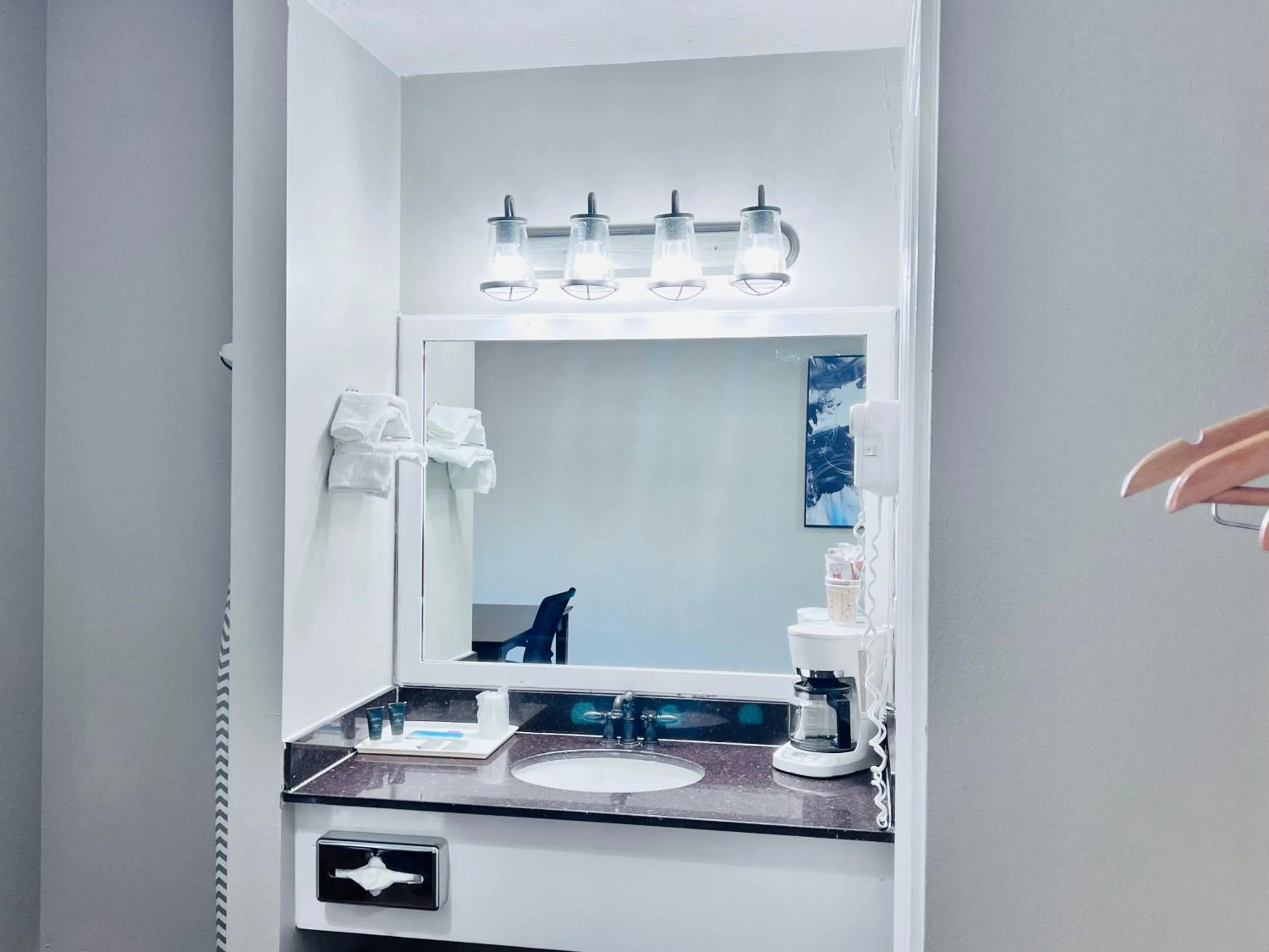 Bathroom, Kitchen/Kitchenette in Knights Inn Dillard