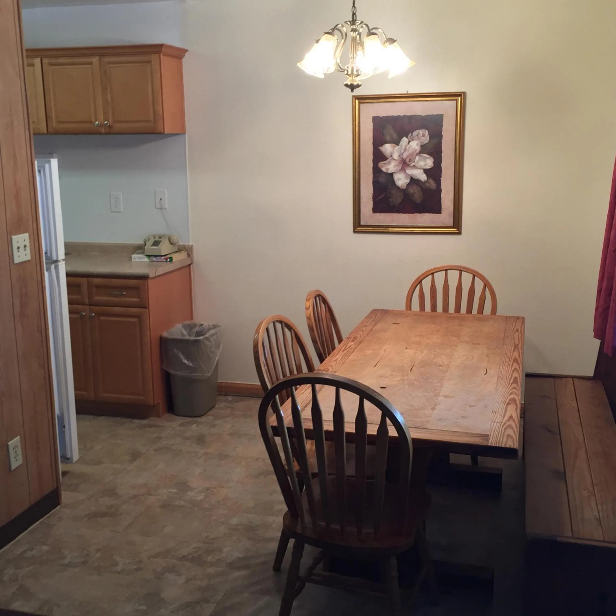 Dining area in MacThrift Motor Inn