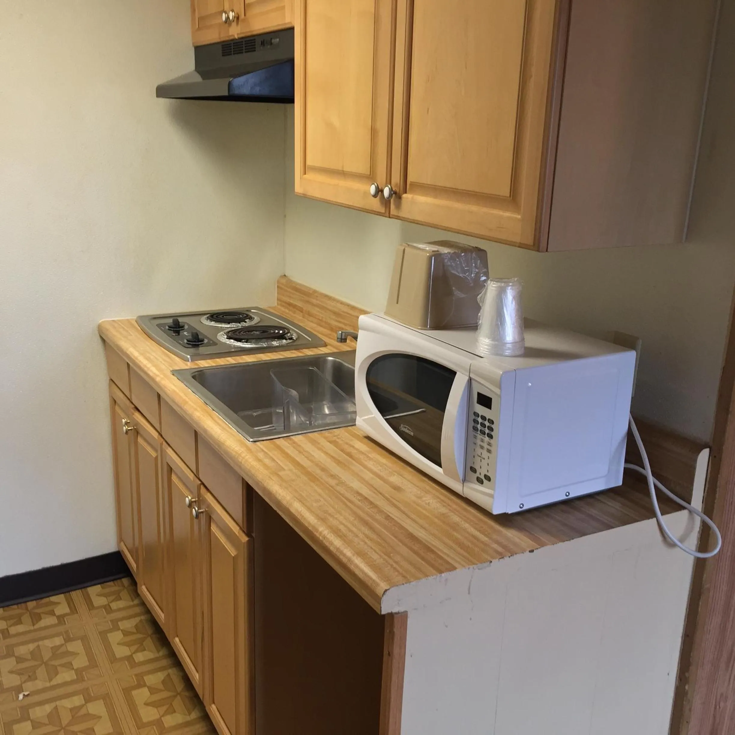 Kitchen or kitchenette in MacThrift Motor Inn