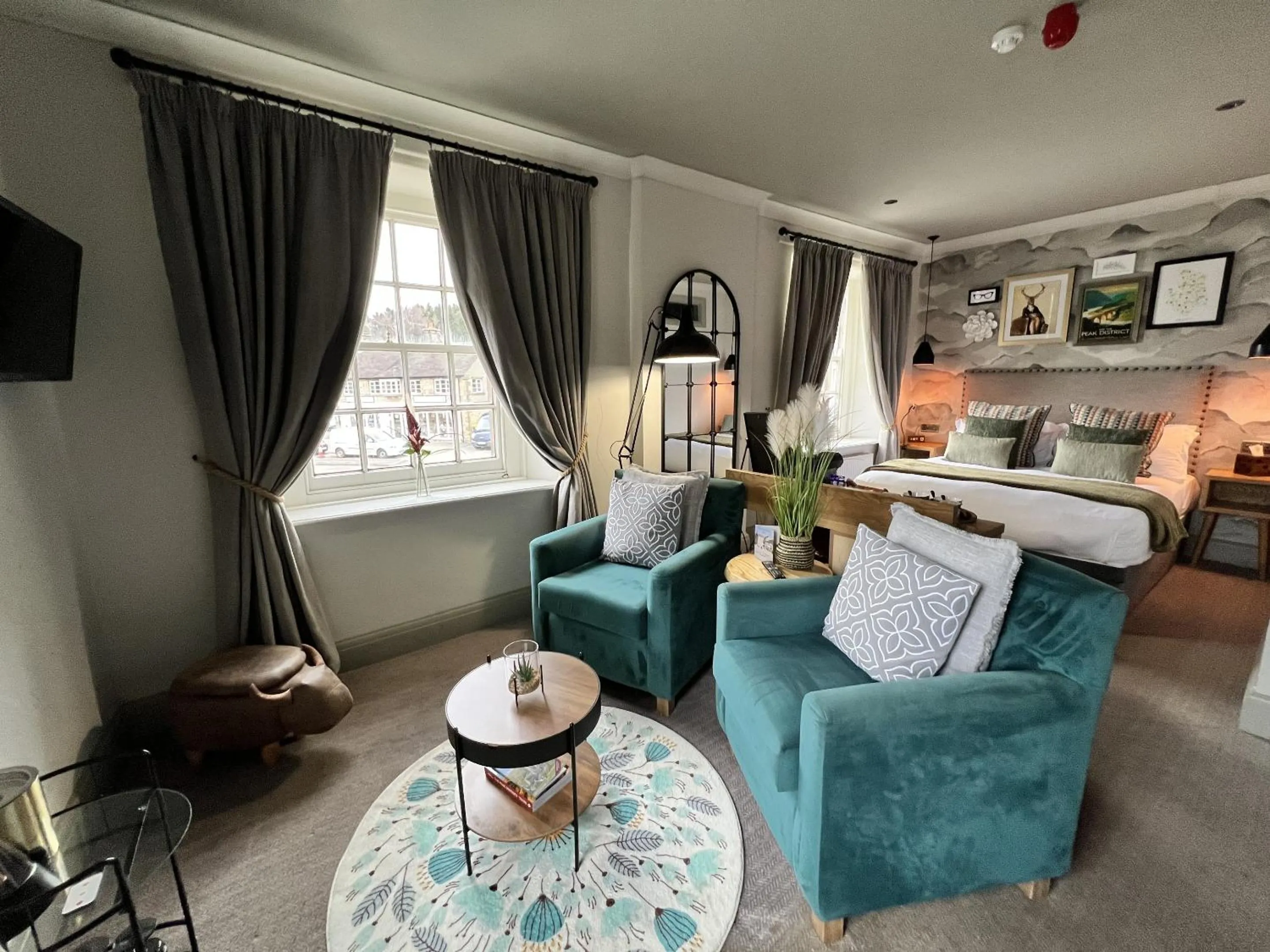 Bedroom in Devonshire Arms