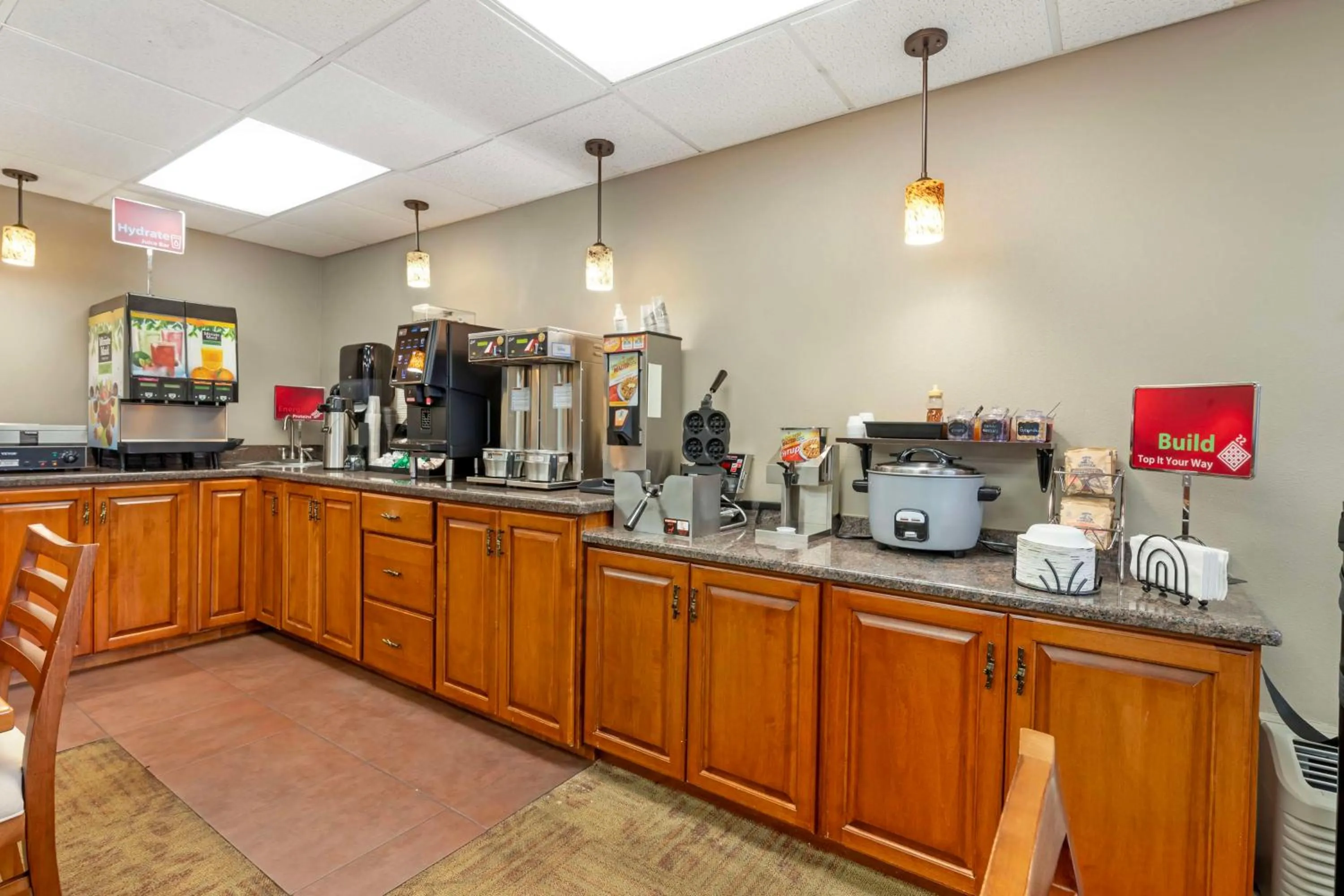 Breakfast in Best Western Plus Concord Inn