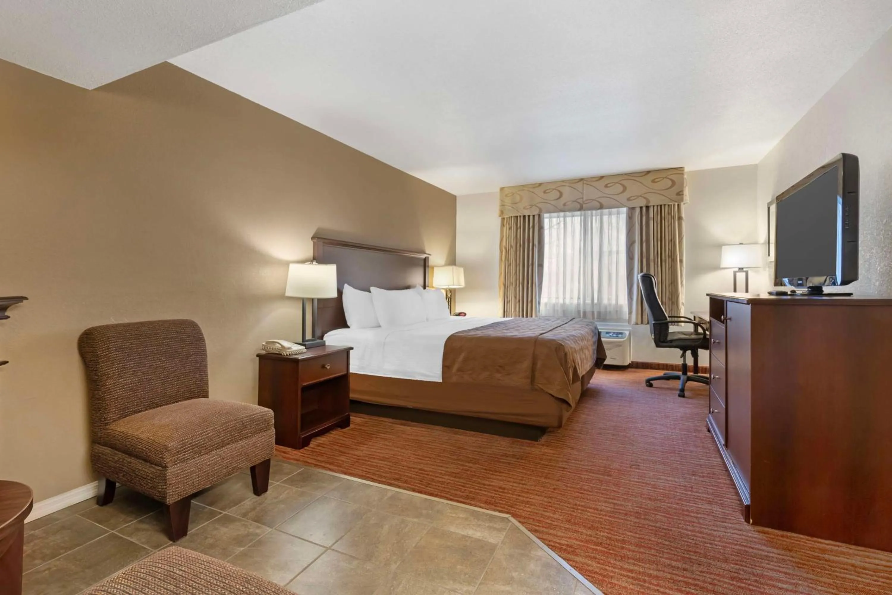 Bedroom, Bed in Best Western Plus Concord Inn