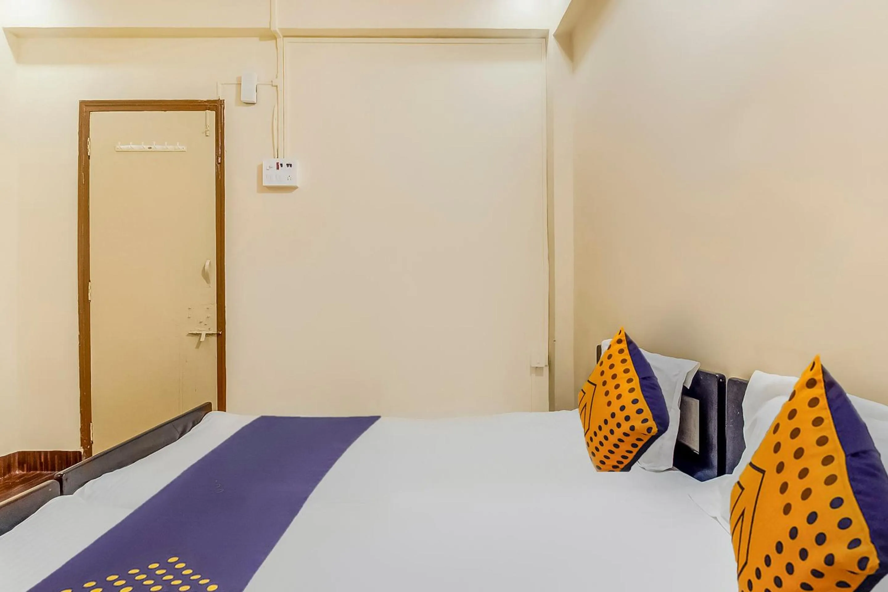 Bedroom in Hotel O New Ushakal Lodging & Boarding