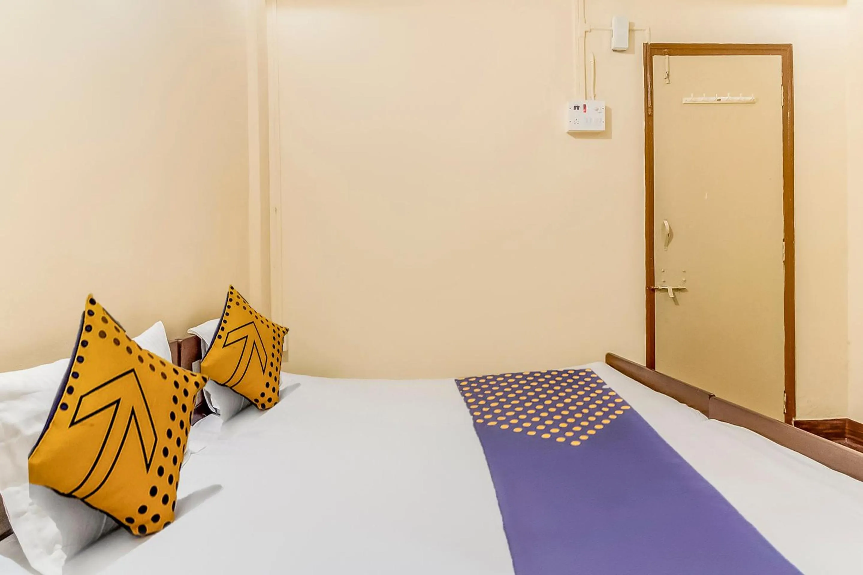 Bedroom in Hotel O New Ushakal Lodging & Boarding