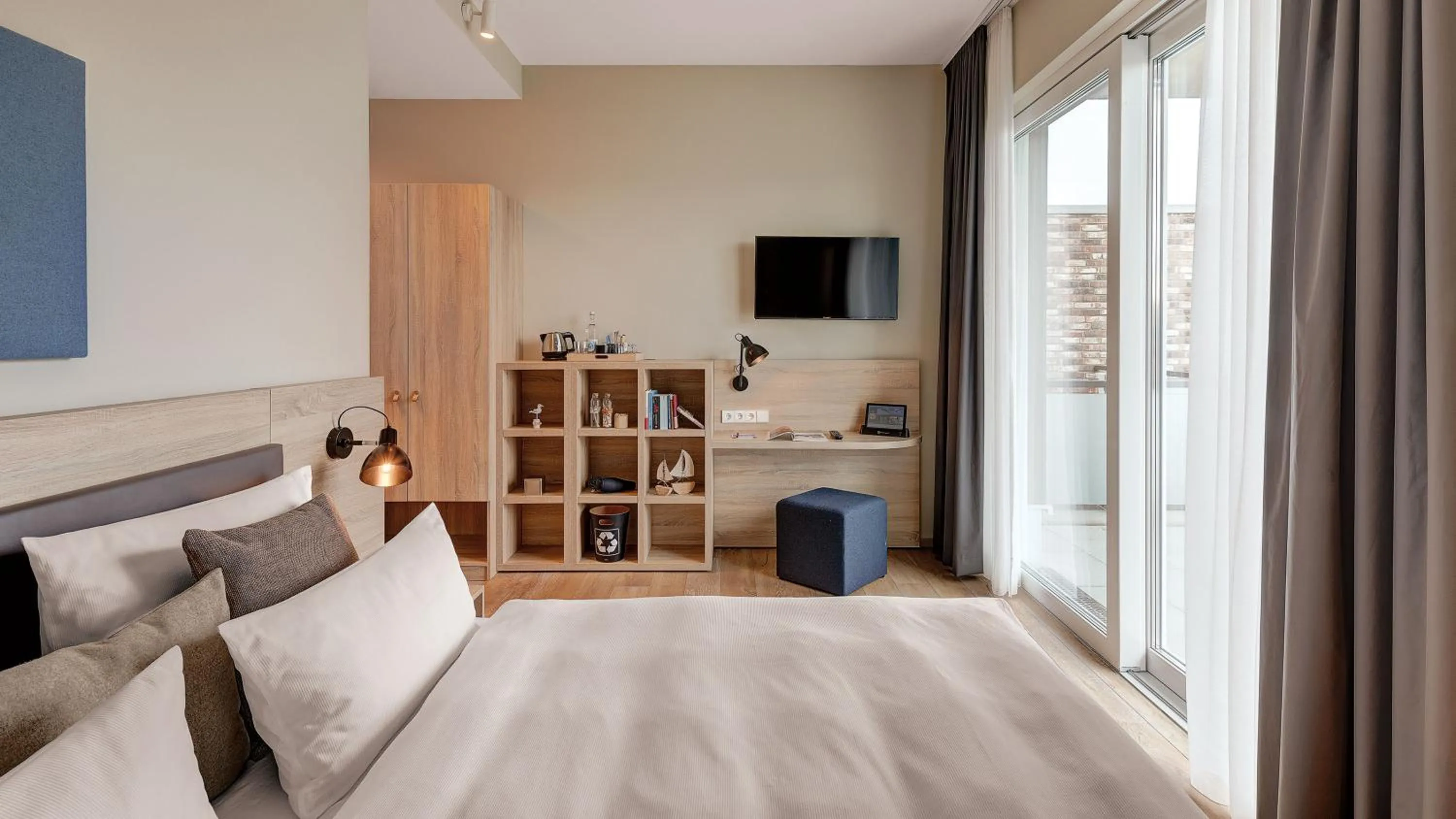 Bedroom, Bed in Die Sandburg