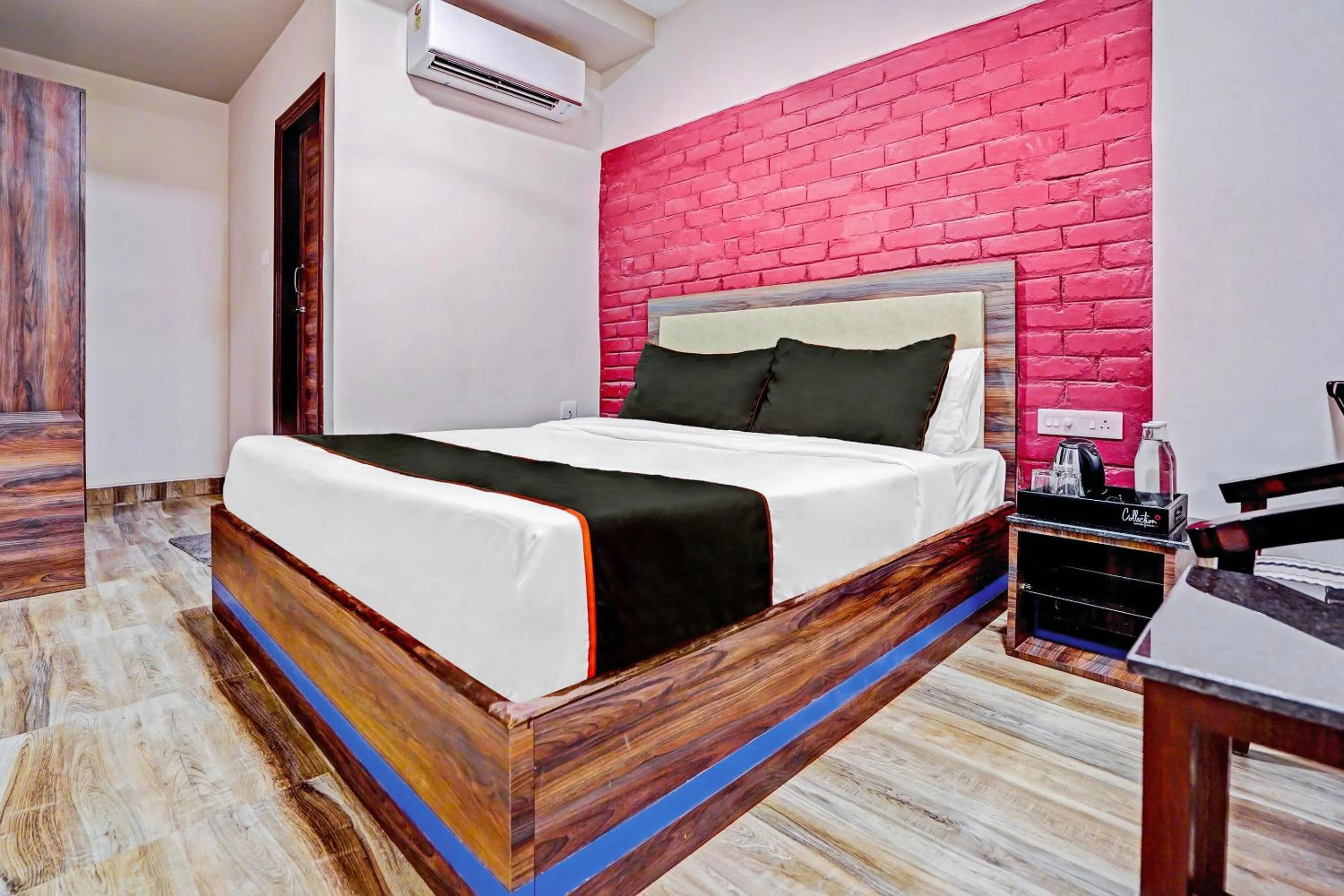 Bedroom, Bed in Super Collection O Kalinga Bapuji Nagar