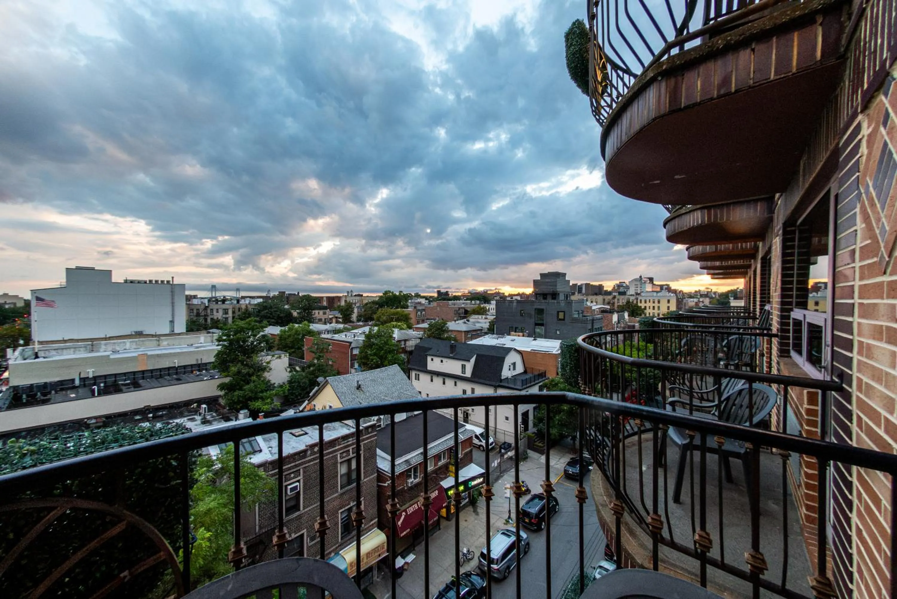 Balcony/Terrace in The Avenue Plaza