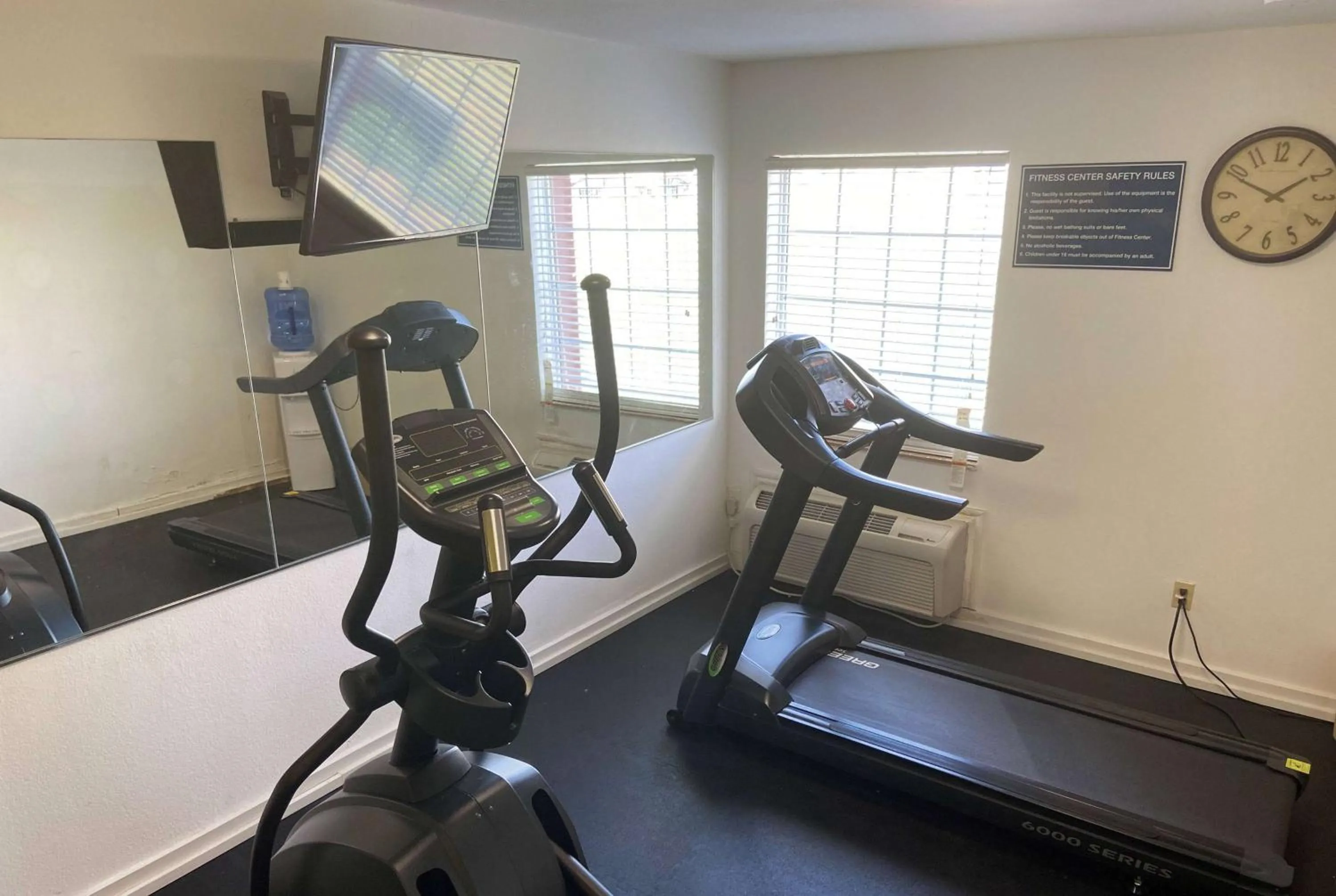 Fitness centre/facilities in Days Inn by Wyndham Shawnee
