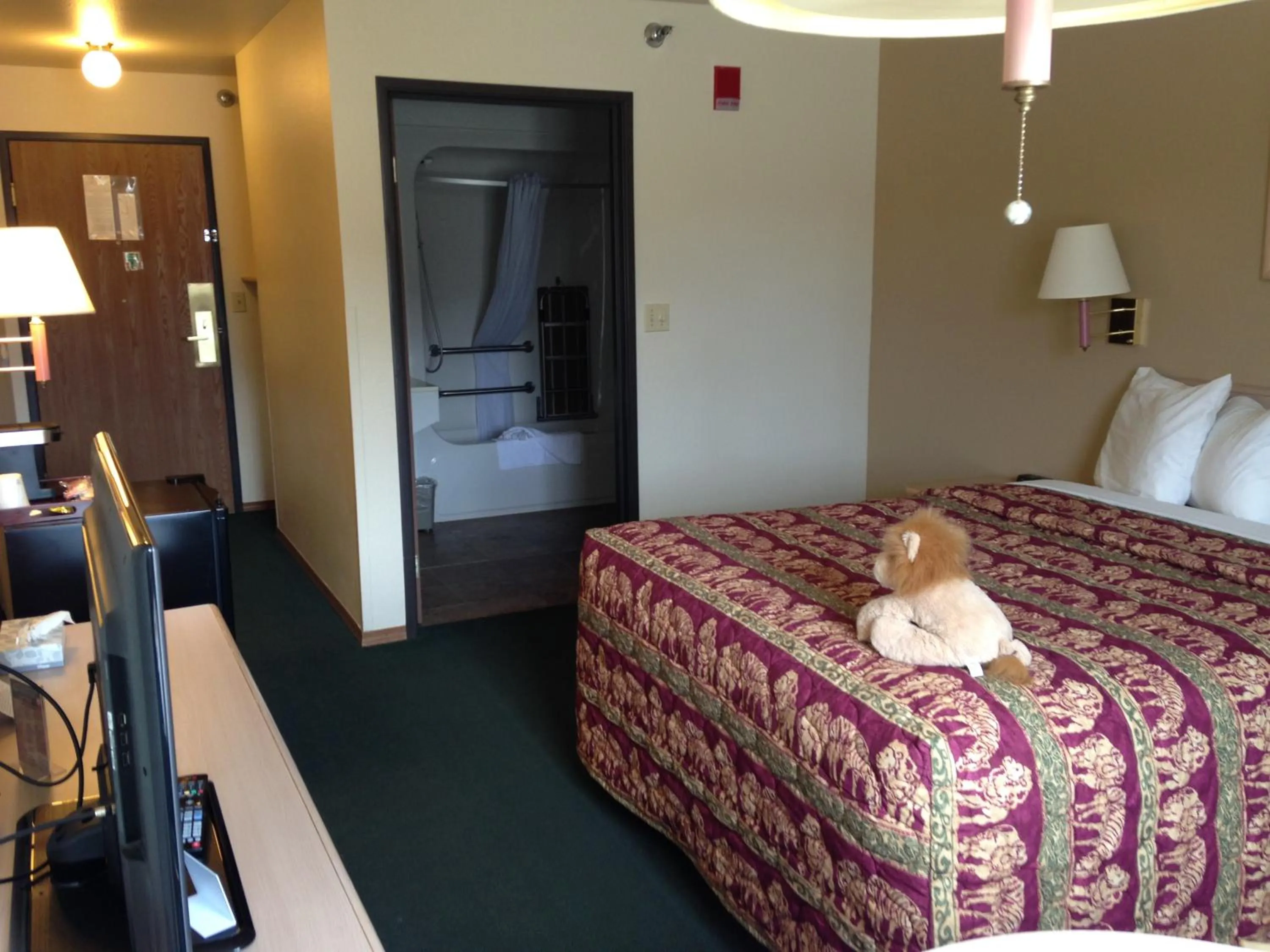 Bedroom, Bed in Kings Inn Cody