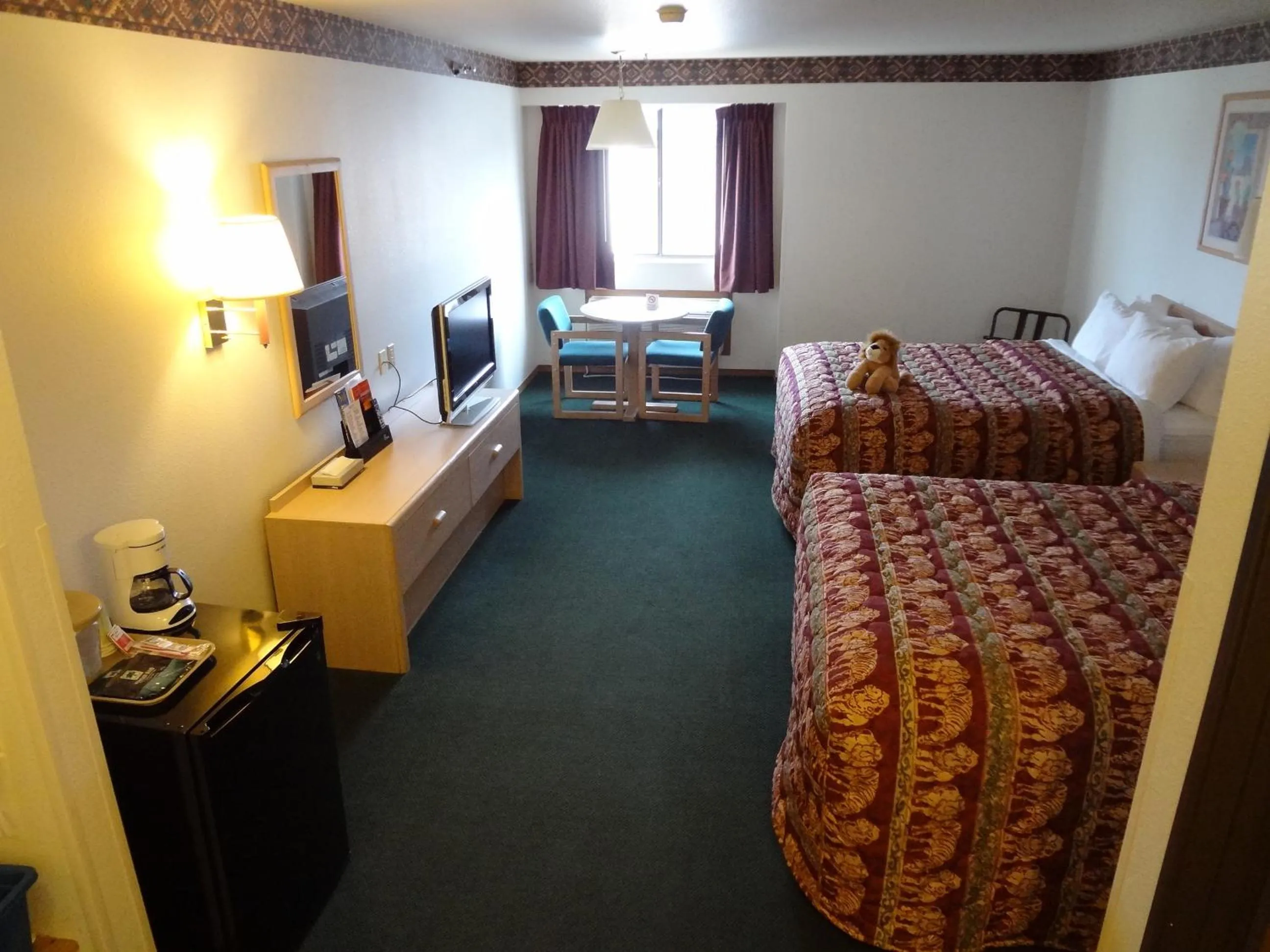 Bedroom, Bed in Kings Inn Cody