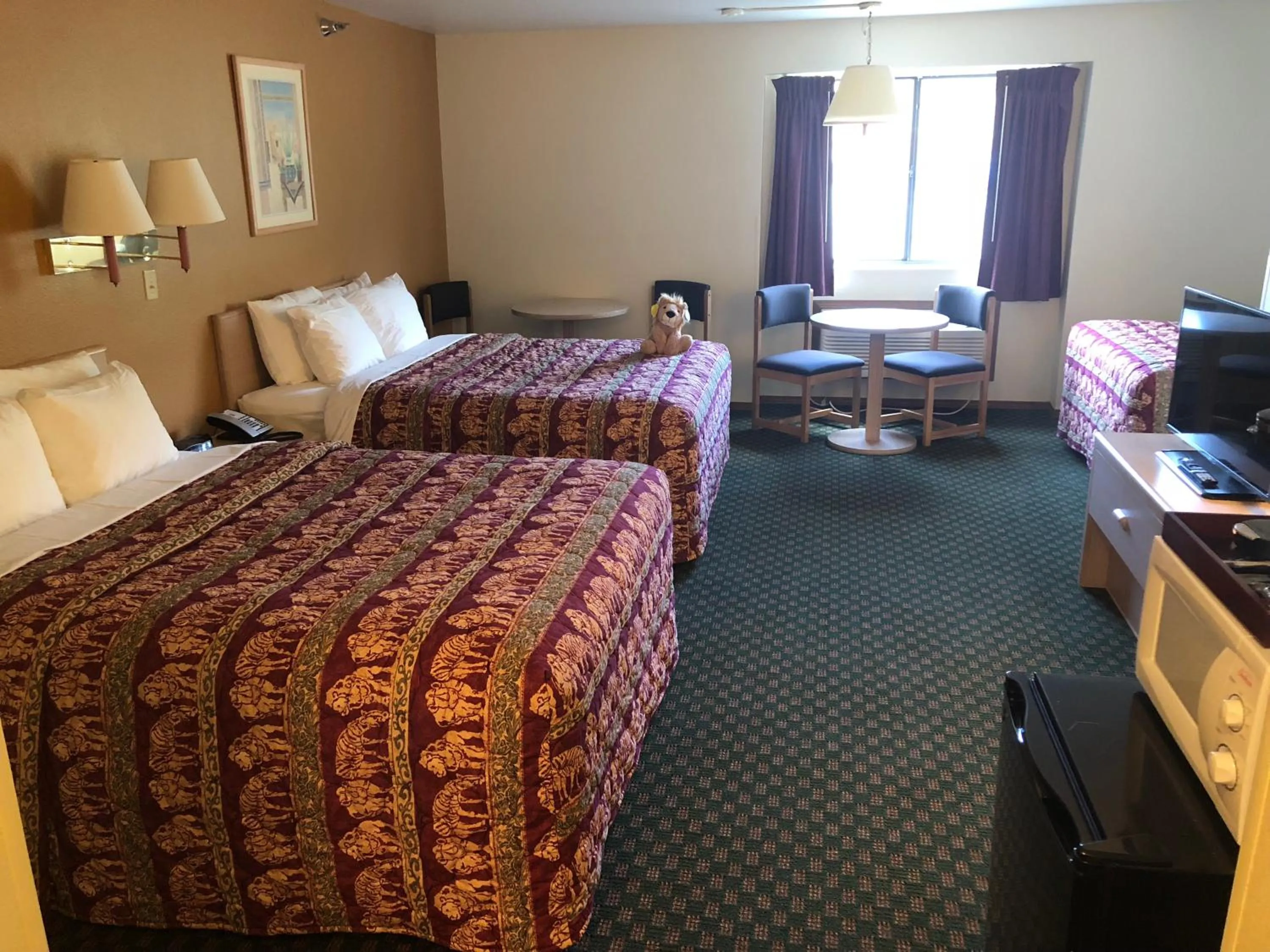 Bedroom, Bed in Kings Inn Cody