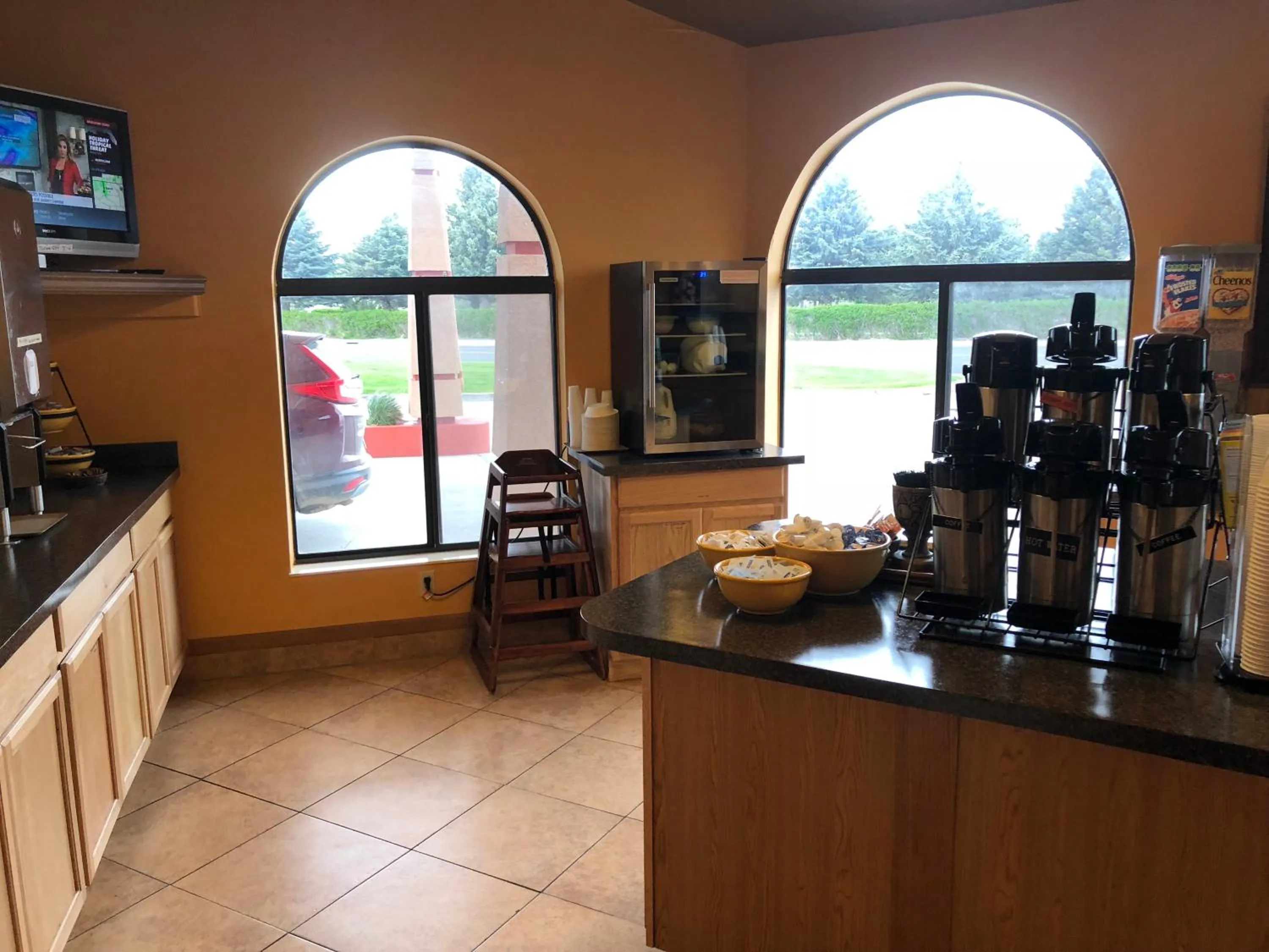 Breakfast in Kings Inn Cody