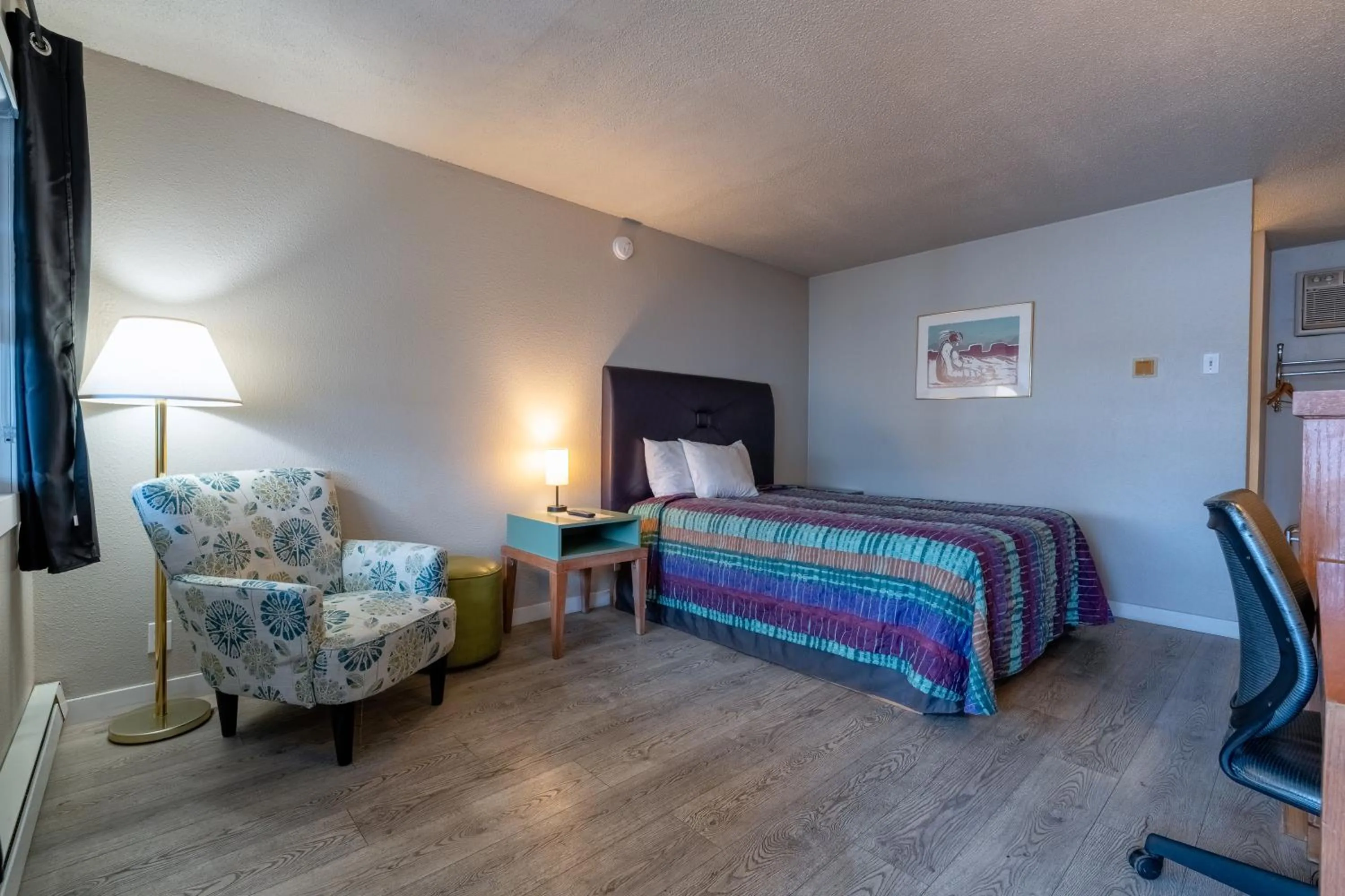 Bed in Days Inn by Wyndham Burns