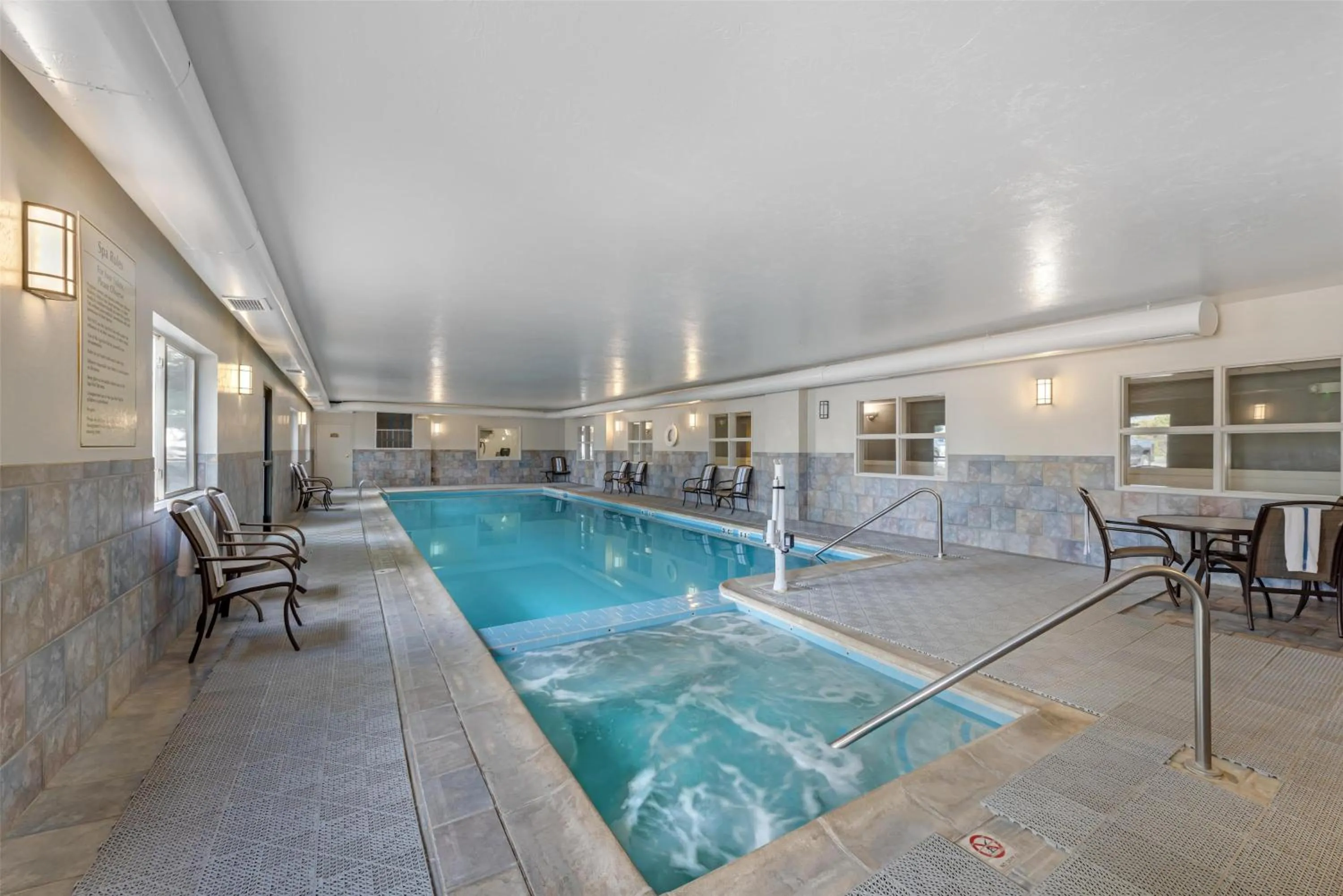 Pool view in Best Western Vista Inn