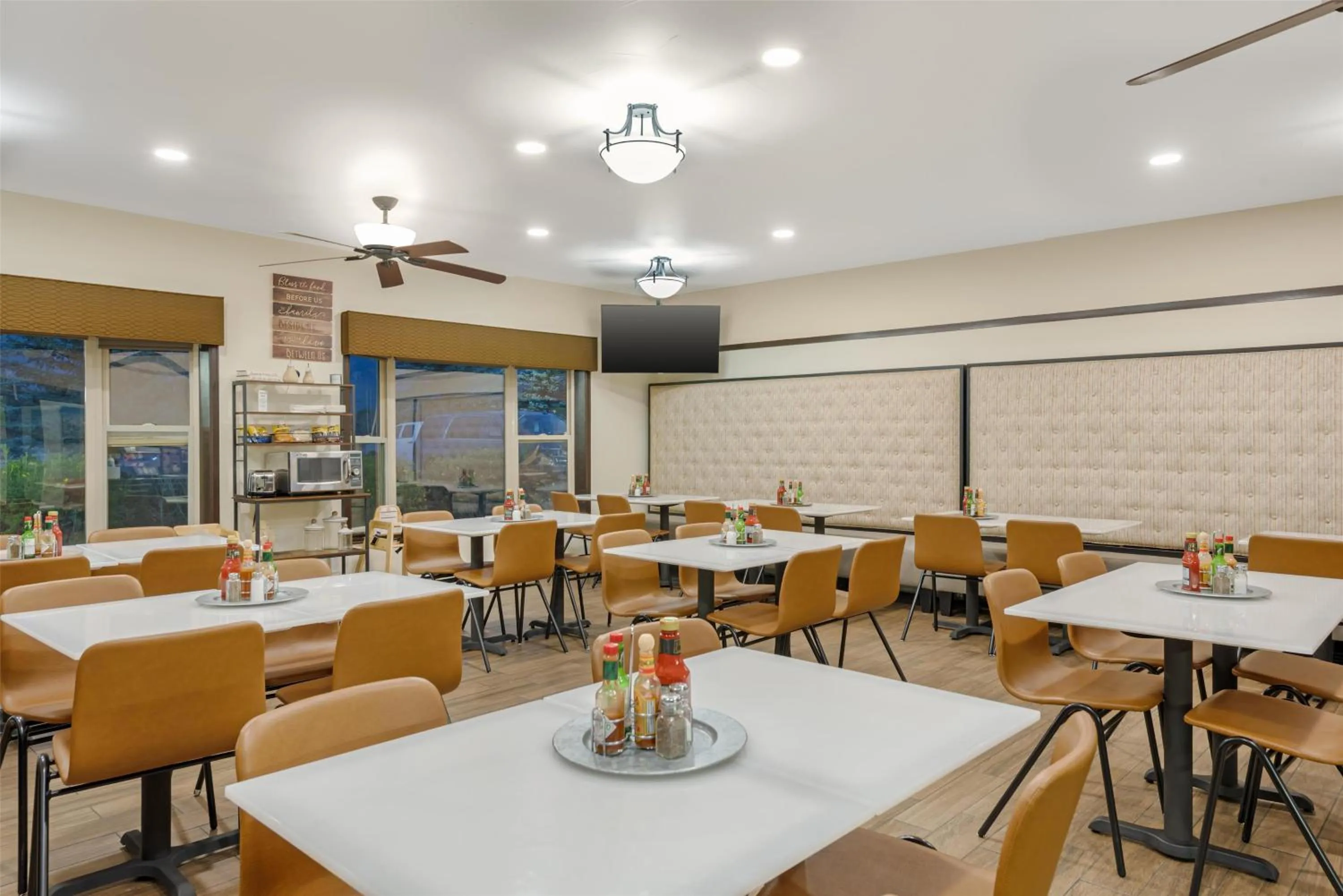 Breakfast in Best Western Vista Inn