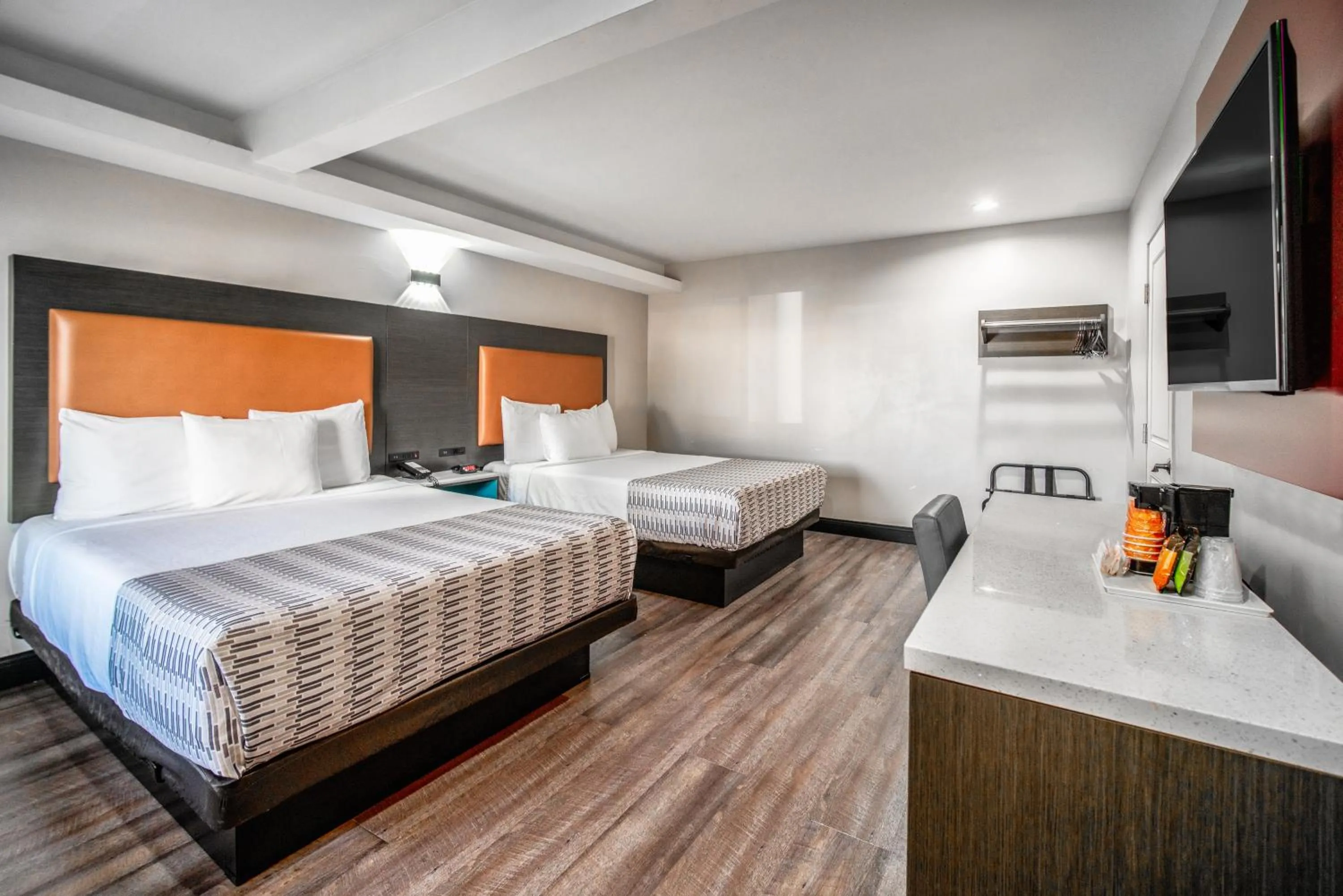 Bed in Rodeway Inn South Gate - Los Angeles South