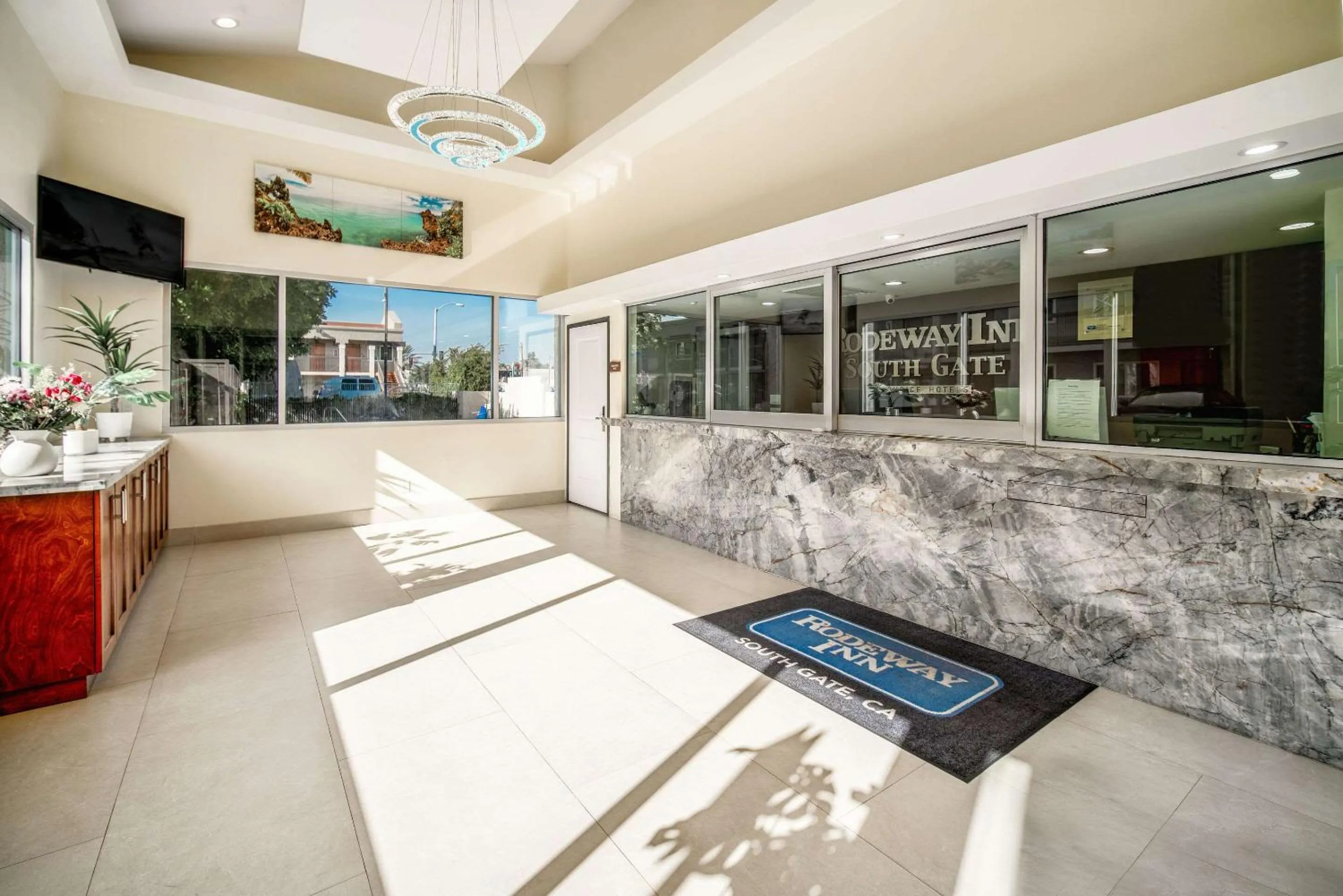 Lobby or reception in Rodeway Inn South Gate - Los Angeles South