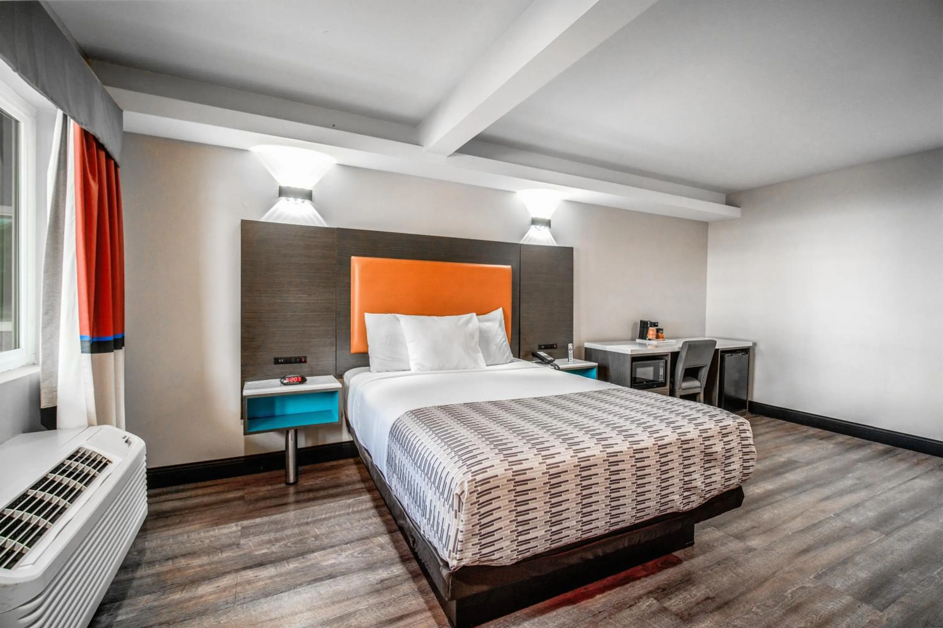 Bed in Rodeway Inn South Gate - Los Angeles South