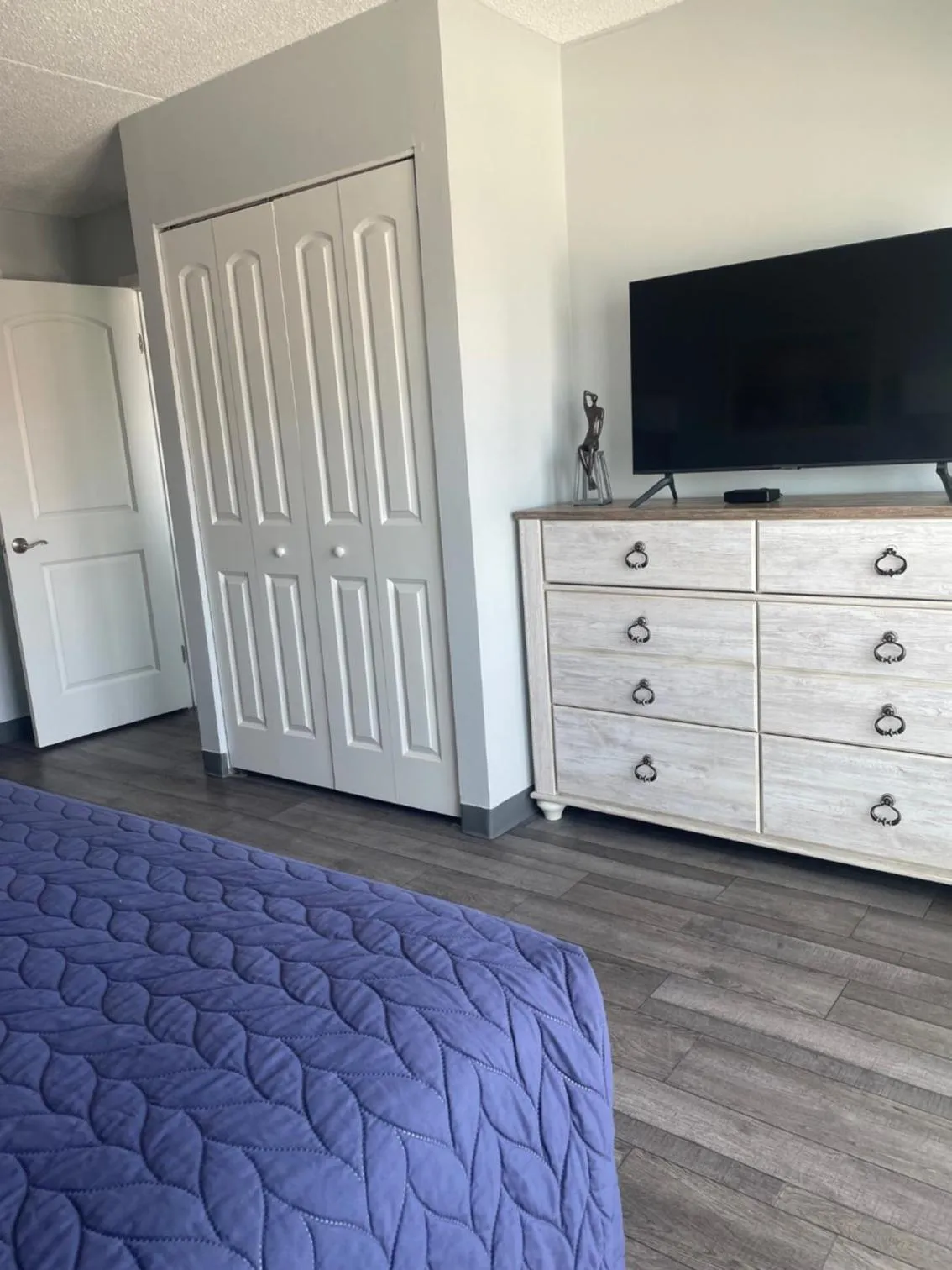 Bed in Acacia Beachfront Resort