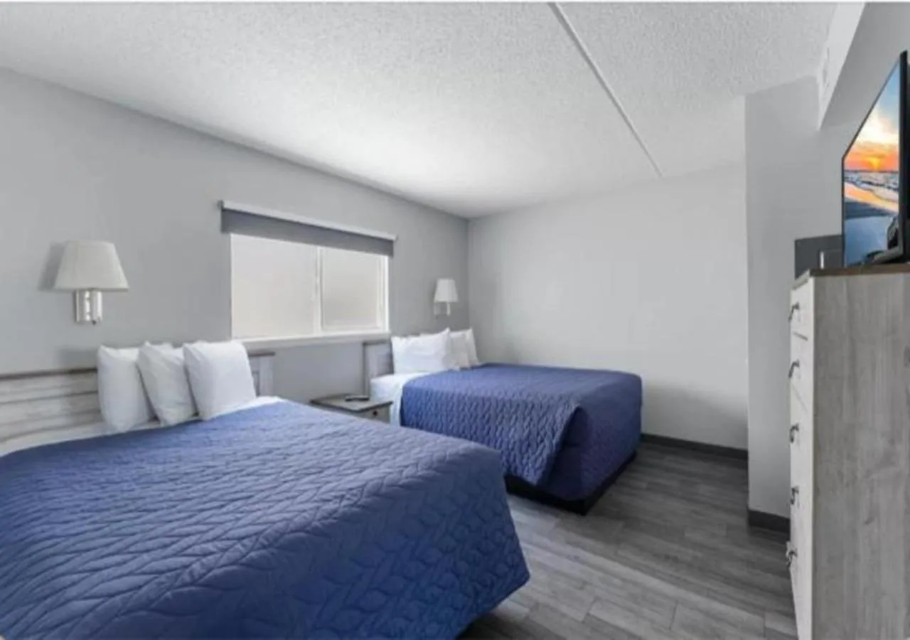 Bedroom, Bed in Acacia Beachfront Resort