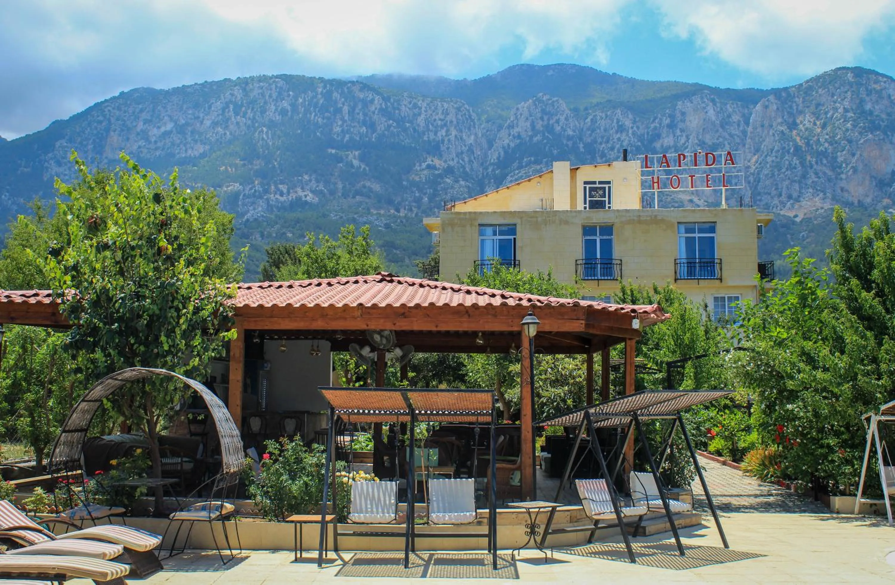 Patio in Lapida Garden