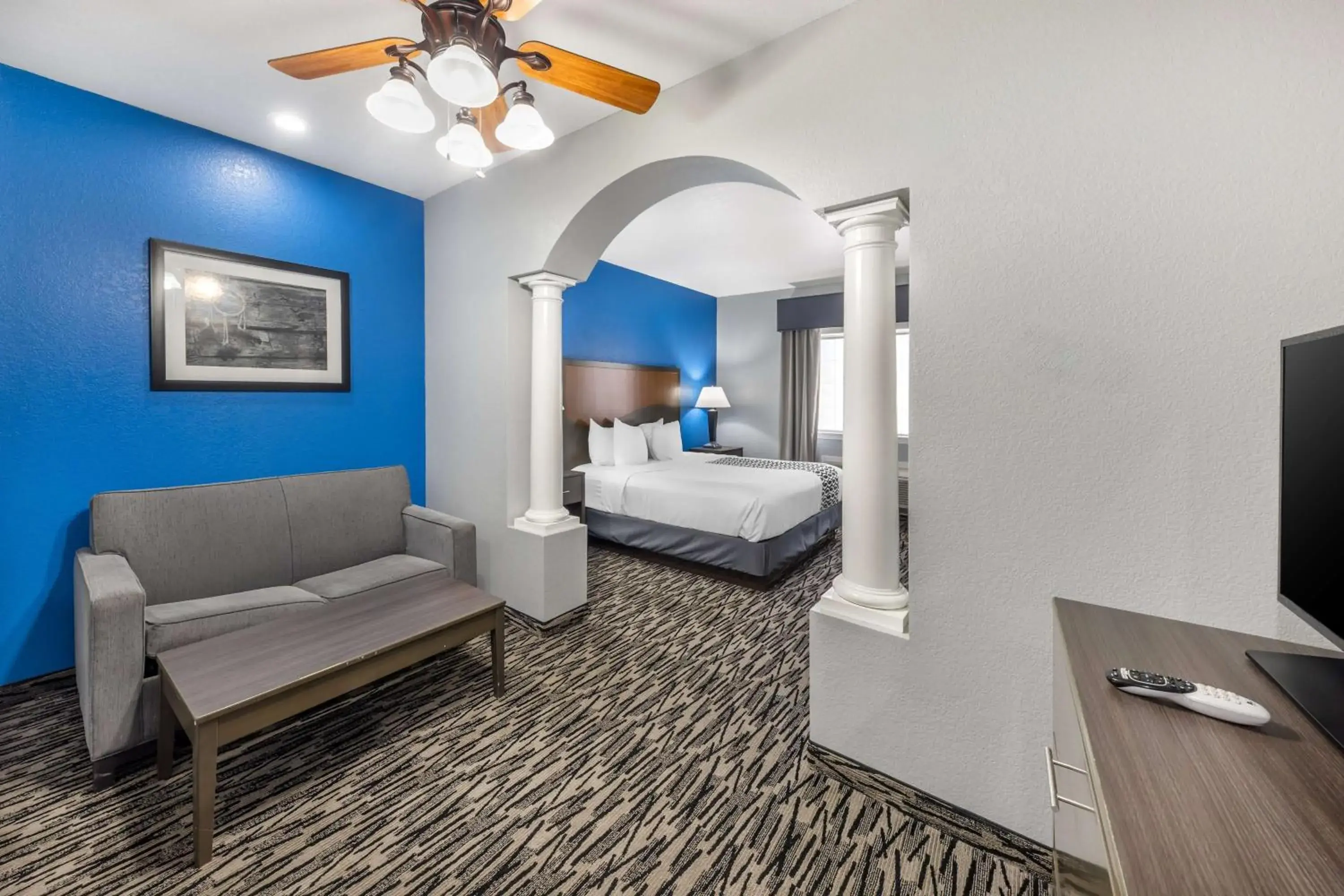 King Suite in Best Western Atoka Inn & Suites King Suite in Best Western Atoka Inn & Suites