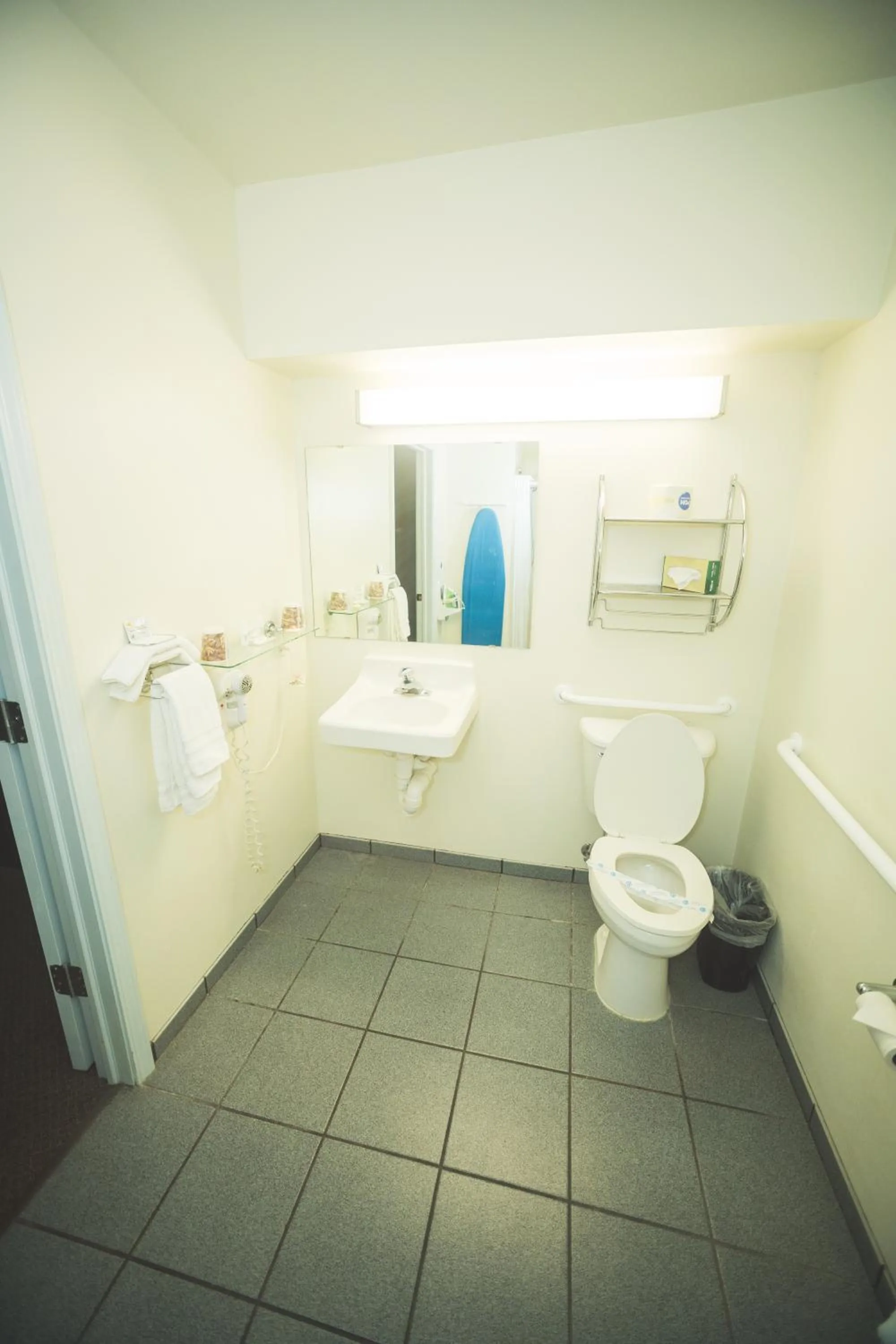 Toilet in The Chalet Motel