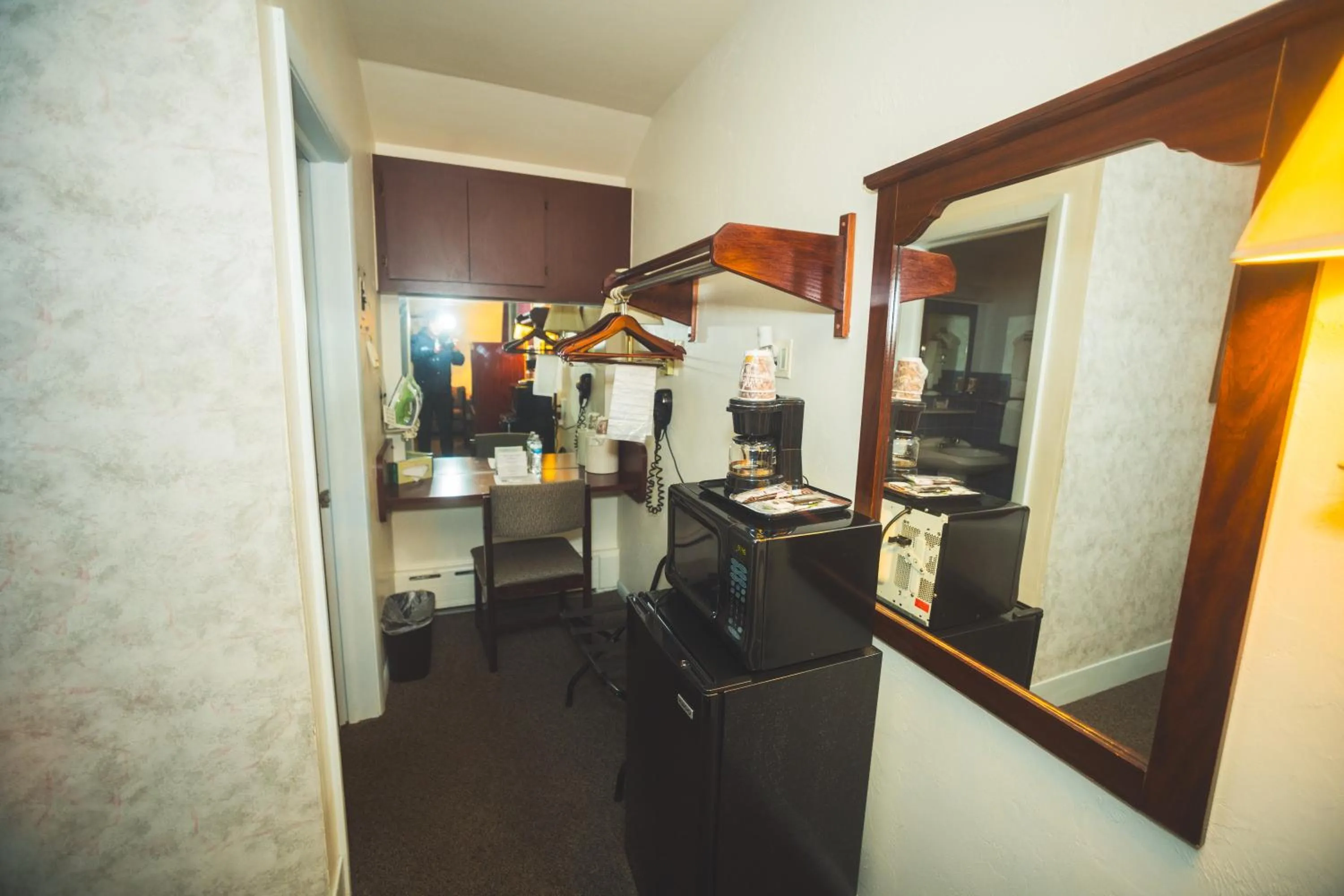 microwave in The Chalet Motel