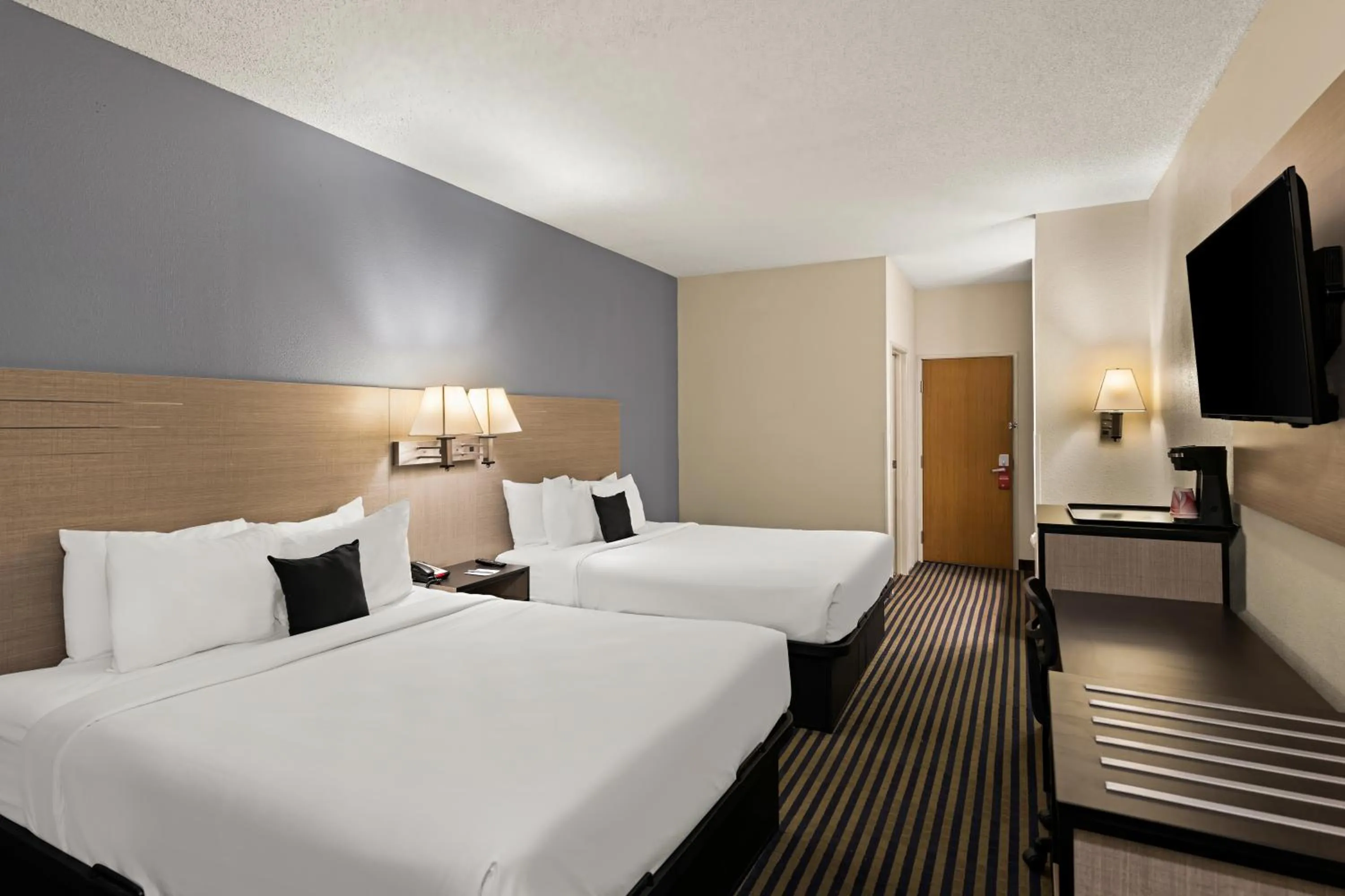 Bed in Red Lion Inn & Suites Gretna - Omaha SW