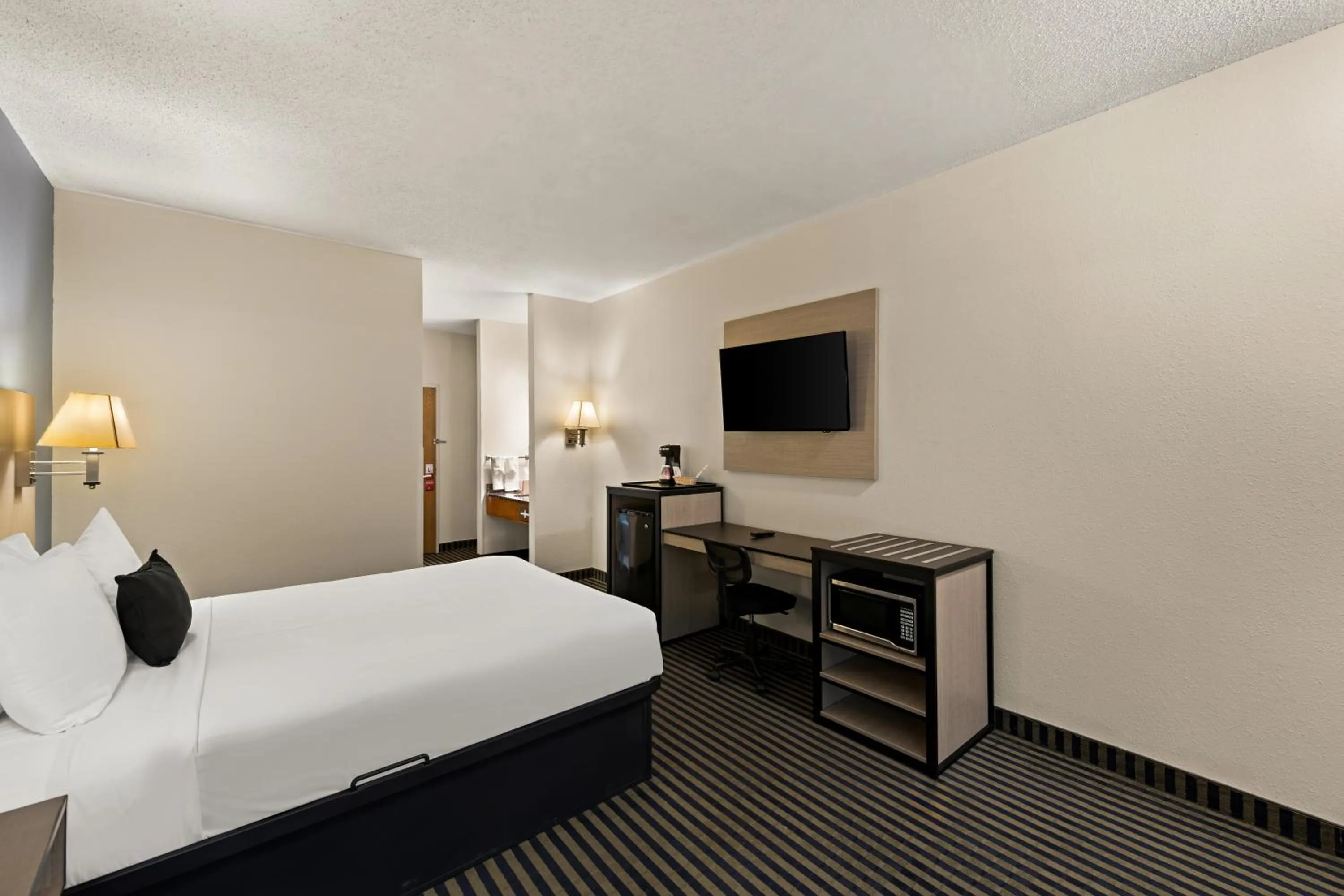 Bed in Red Lion Inn & Suites Gretna - Omaha SW