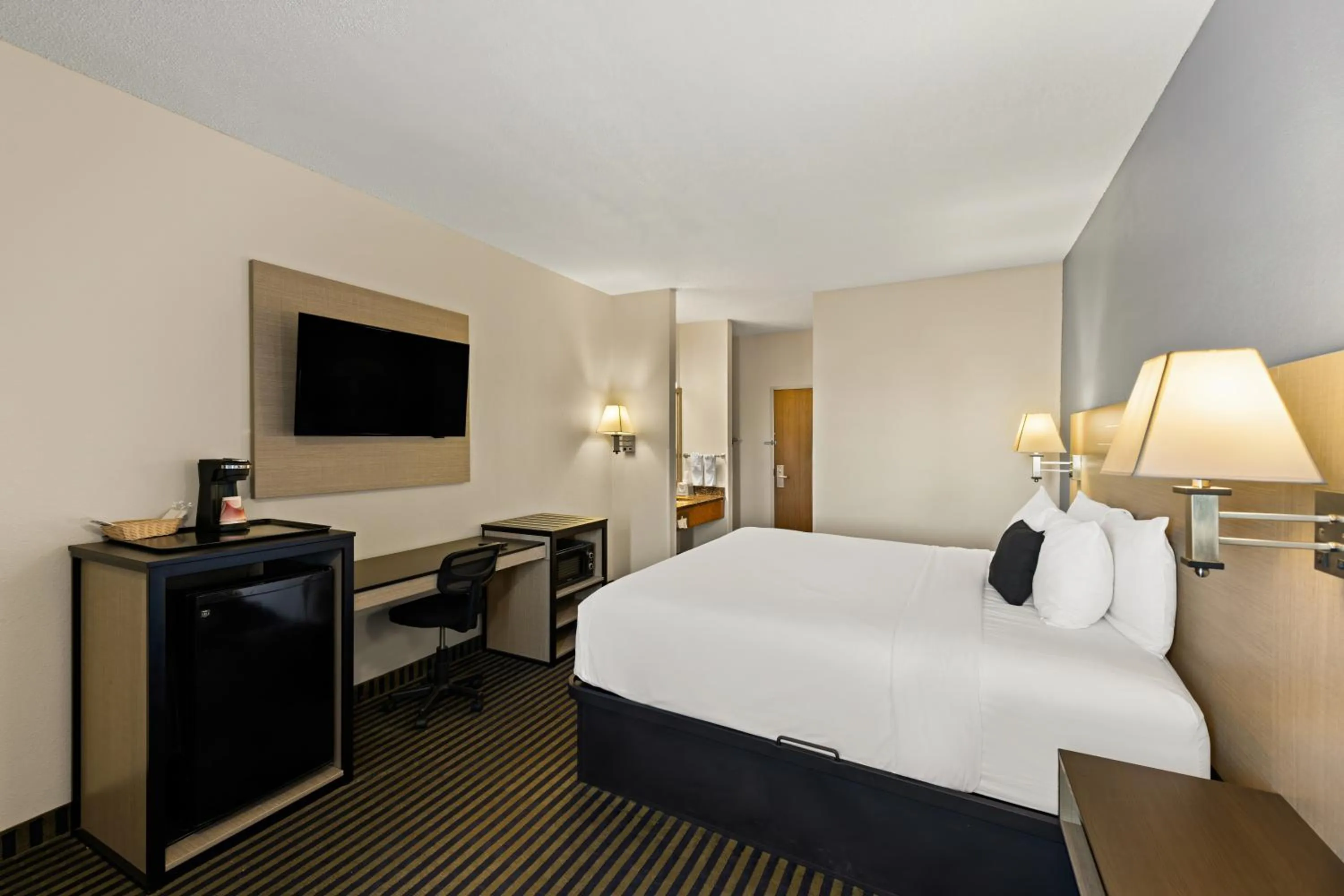 Bed in Red Lion Inn & Suites Gretna - Omaha SW