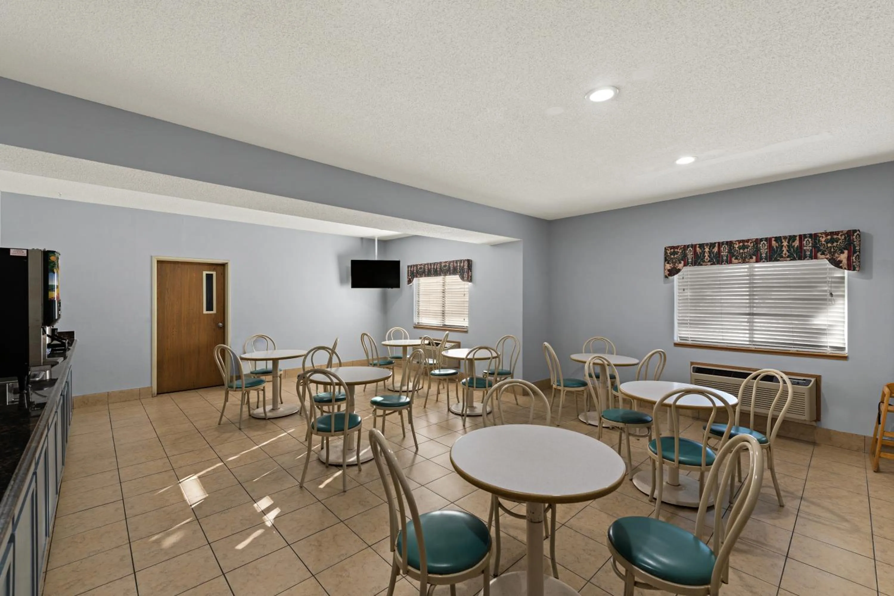 Restaurant/places to eat in Red Lion Inn & Suites Gretna - Omaha SW