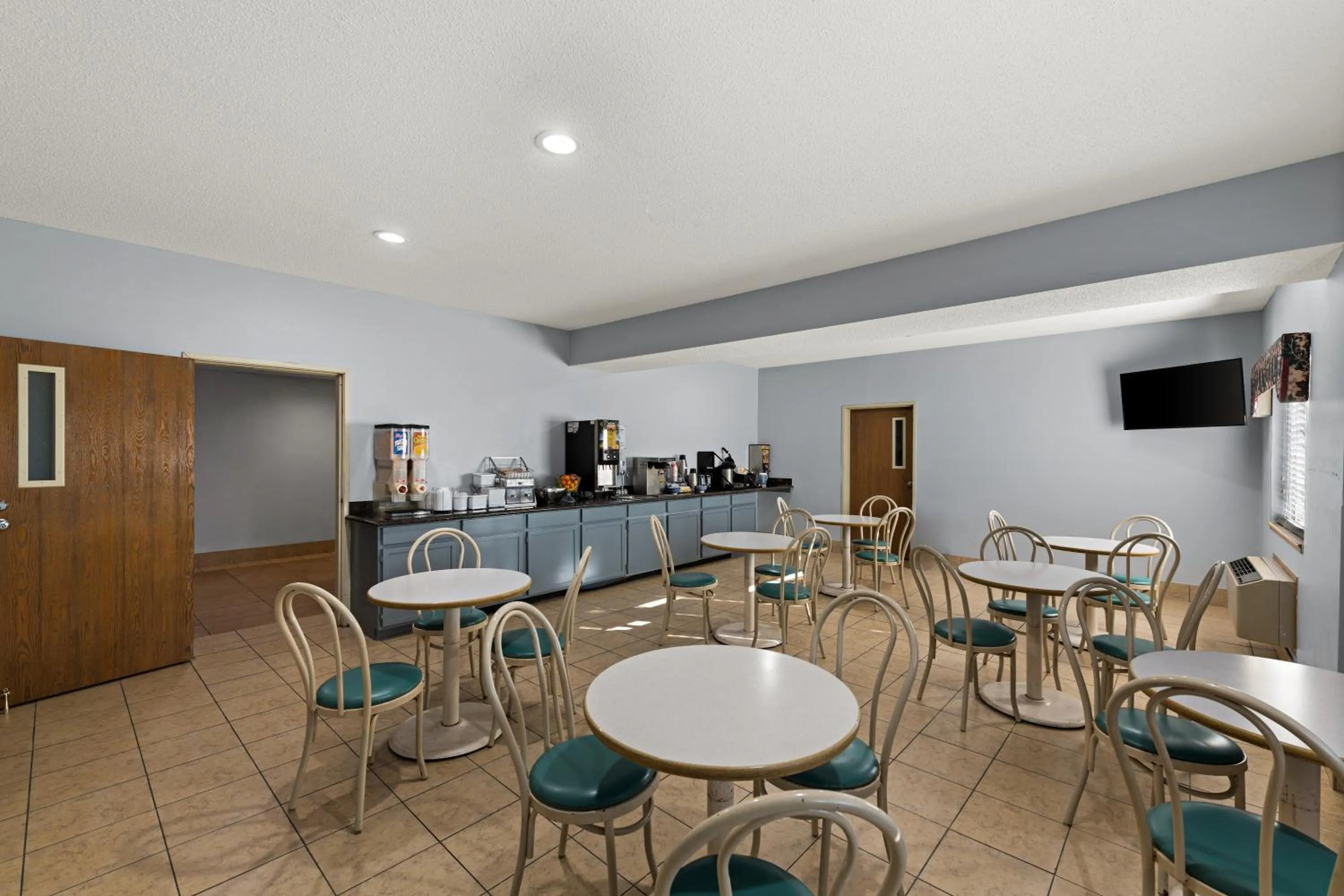 Restaurant/places to eat in Red Lion Inn & Suites Gretna - Omaha SW