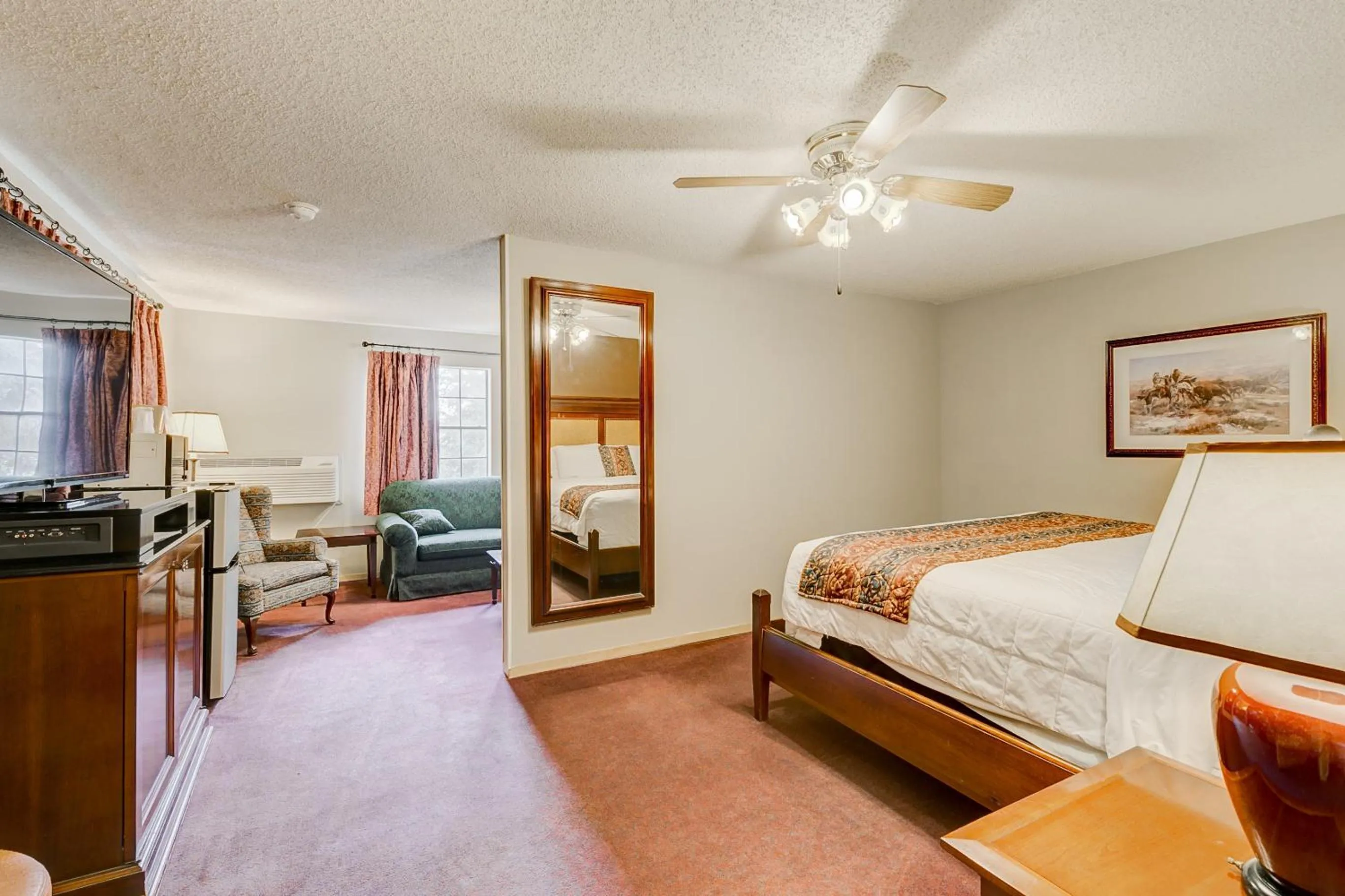 Photo of the whole room, Bed in Lake View Inn