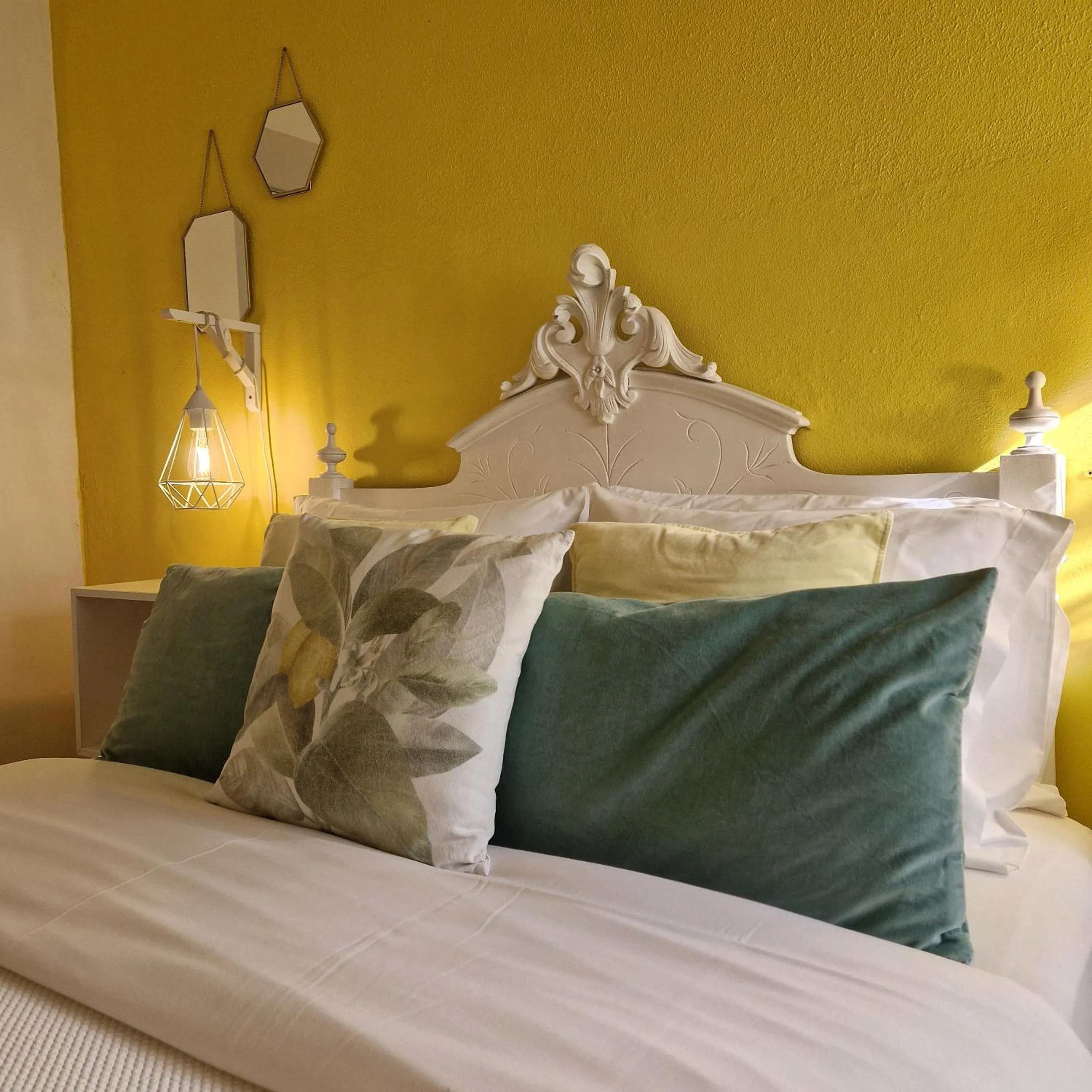 Bed in Bea's Bed & Breakfast