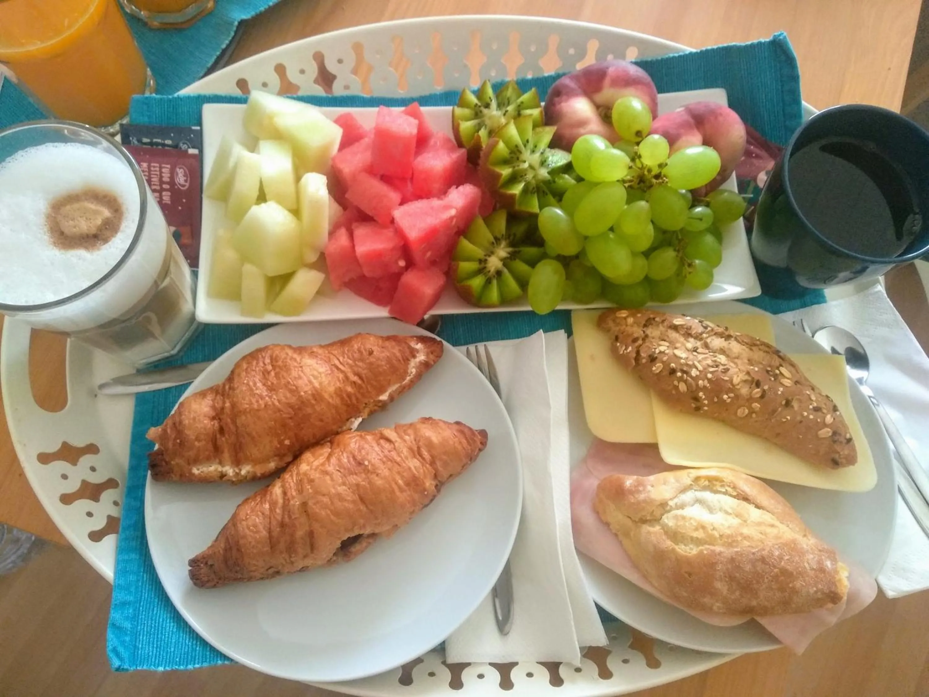 Breakfast in Bea's Bed & Breakfast